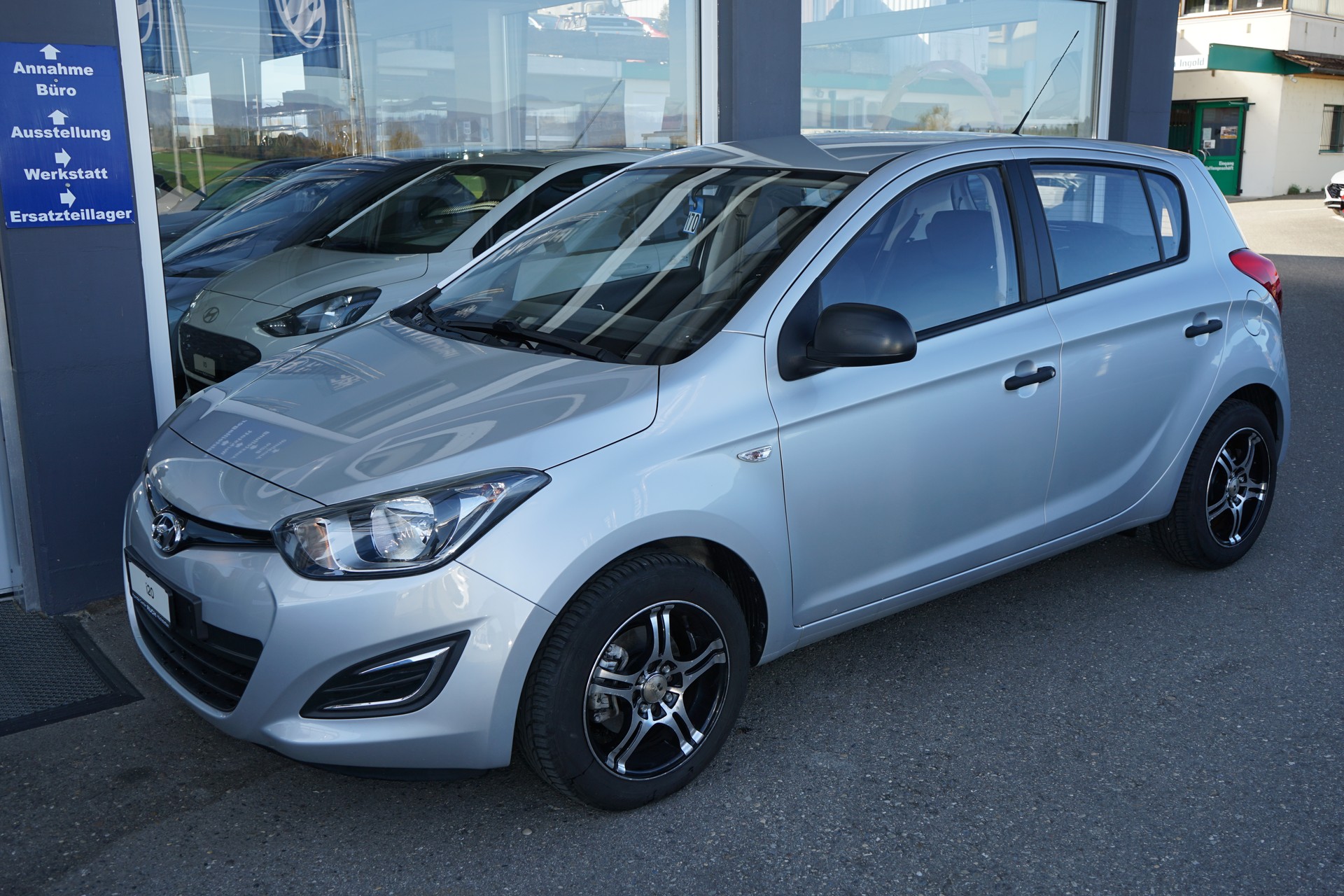 HYUNDAI i20 1.4 Style Automatic-image-0