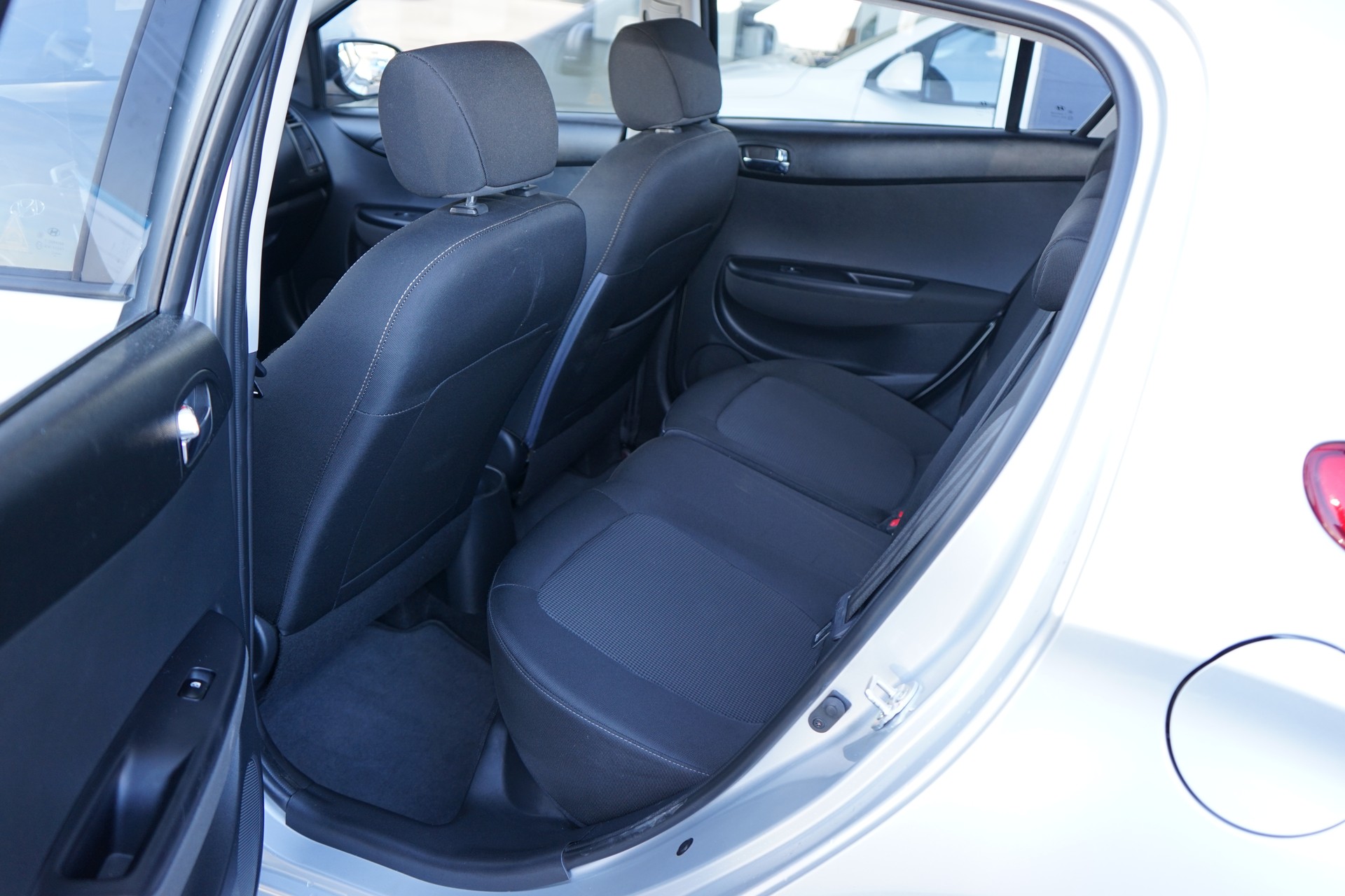 HYUNDAI i20 1.4 Style Automatic-image-9