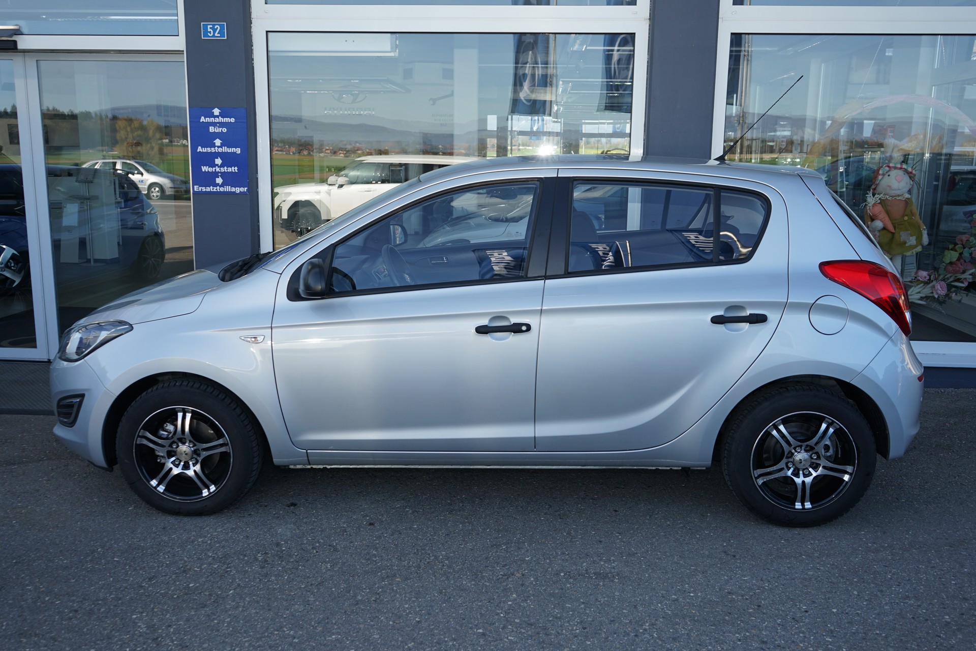 HYUNDAI i20 1.4 Style Automatic-image-3