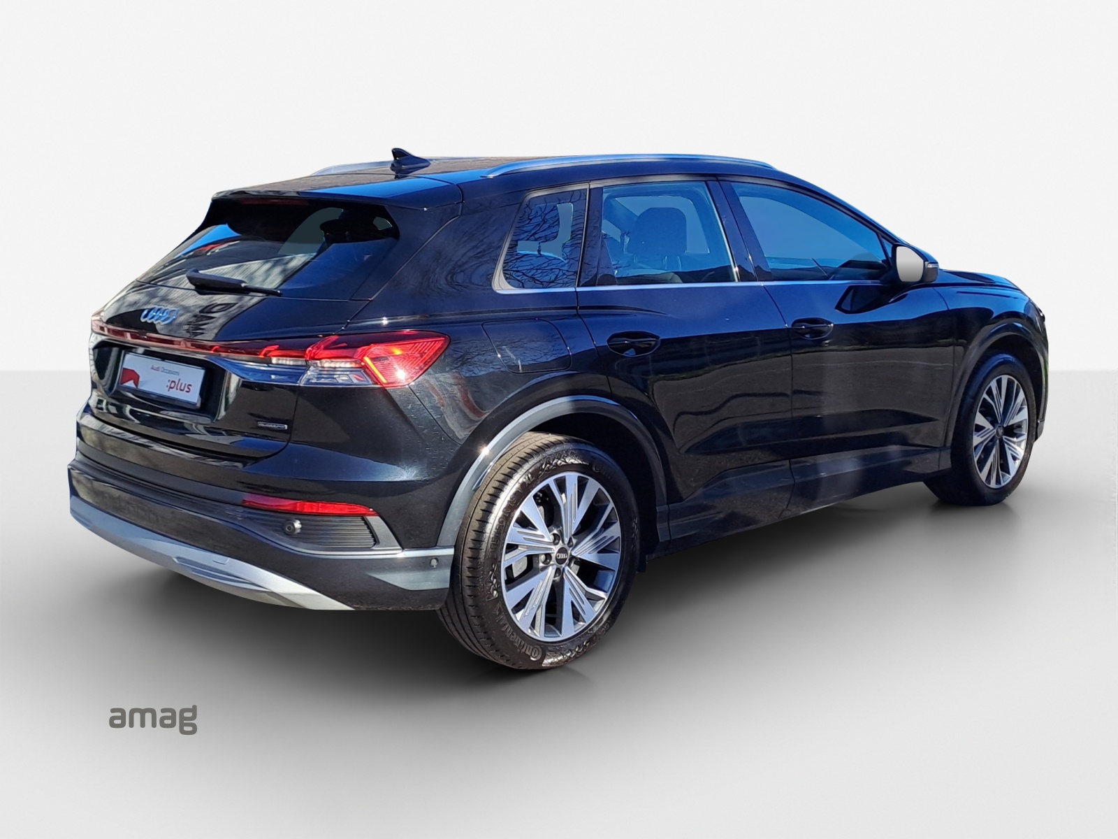 AUDI Q4 e-tron 50 quattro-image-4