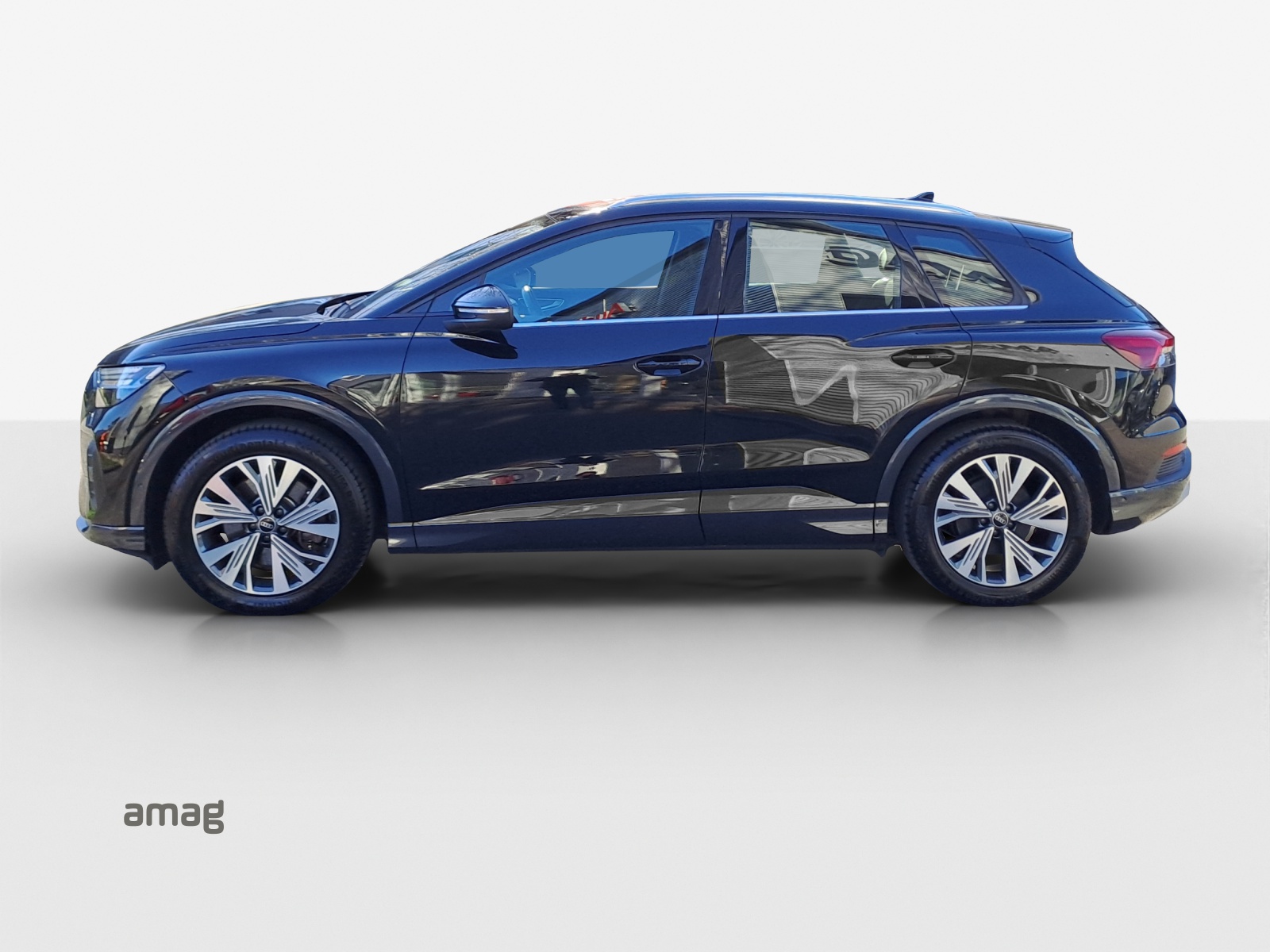 AUDI Q4 e-tron 50 quattro-image-1