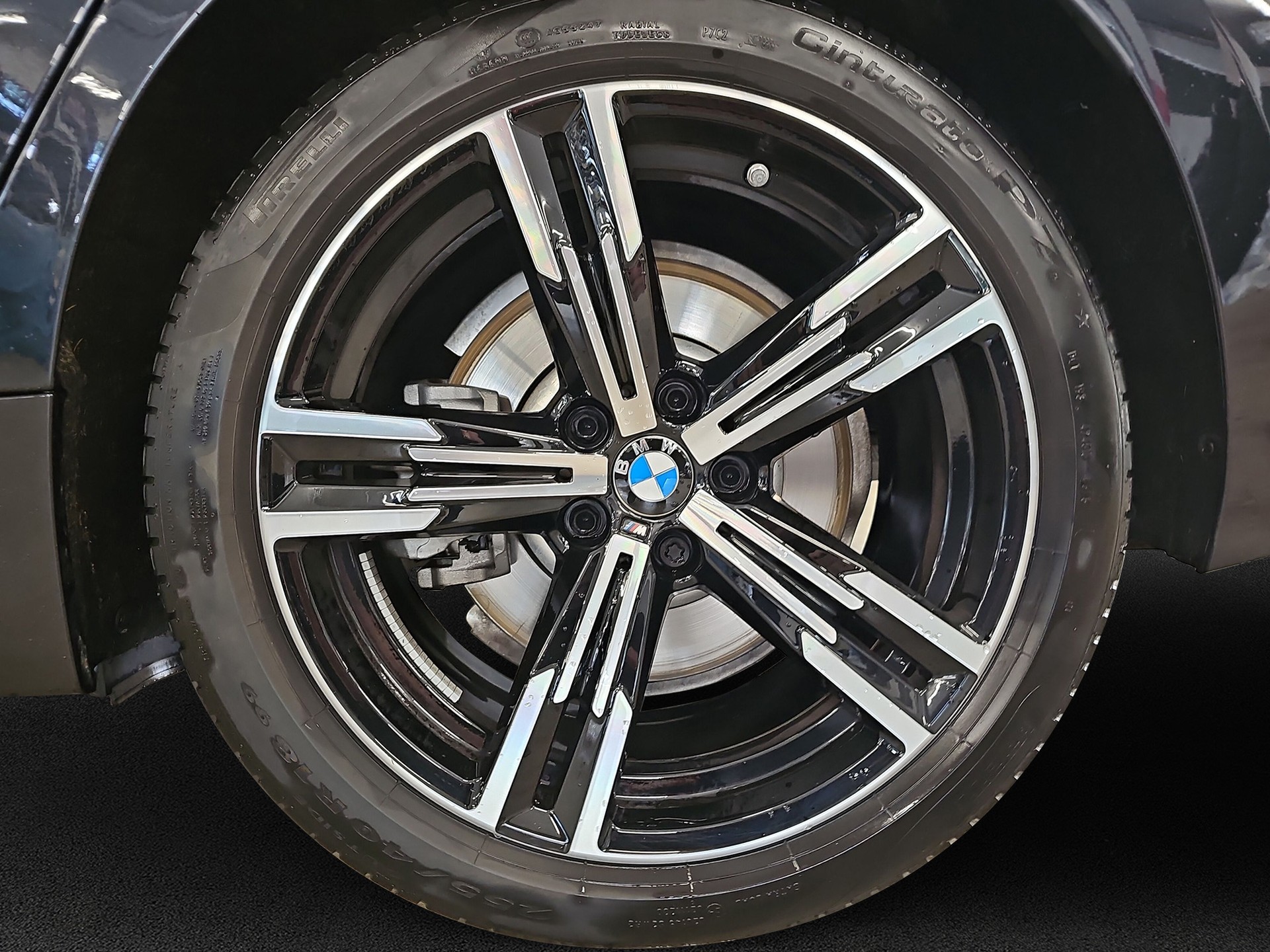 BMW 330e x DriveTouring Steptronic M Sport-image-8
