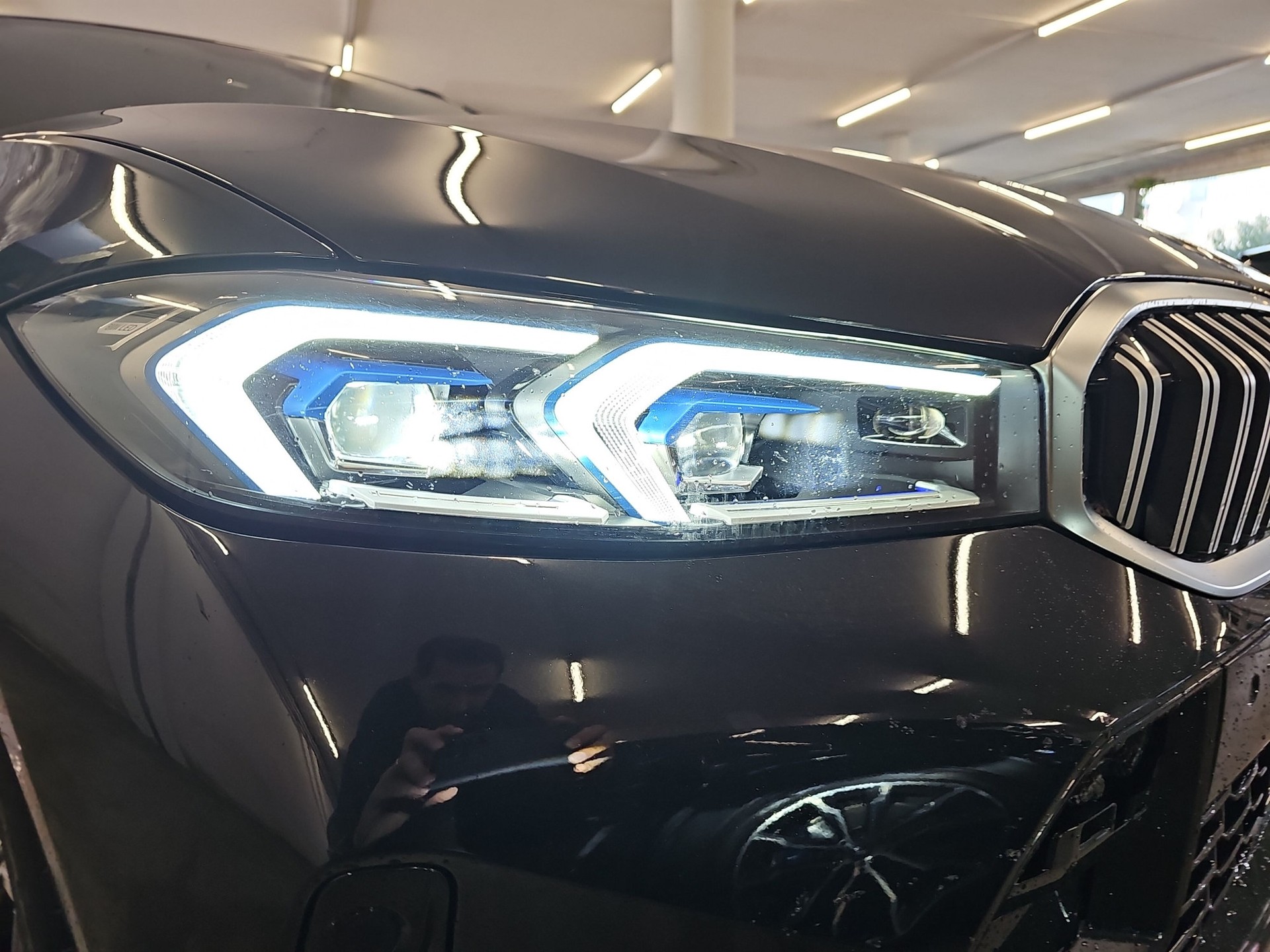 BMW 330e x DriveTouring Steptronic M Sport-image-17