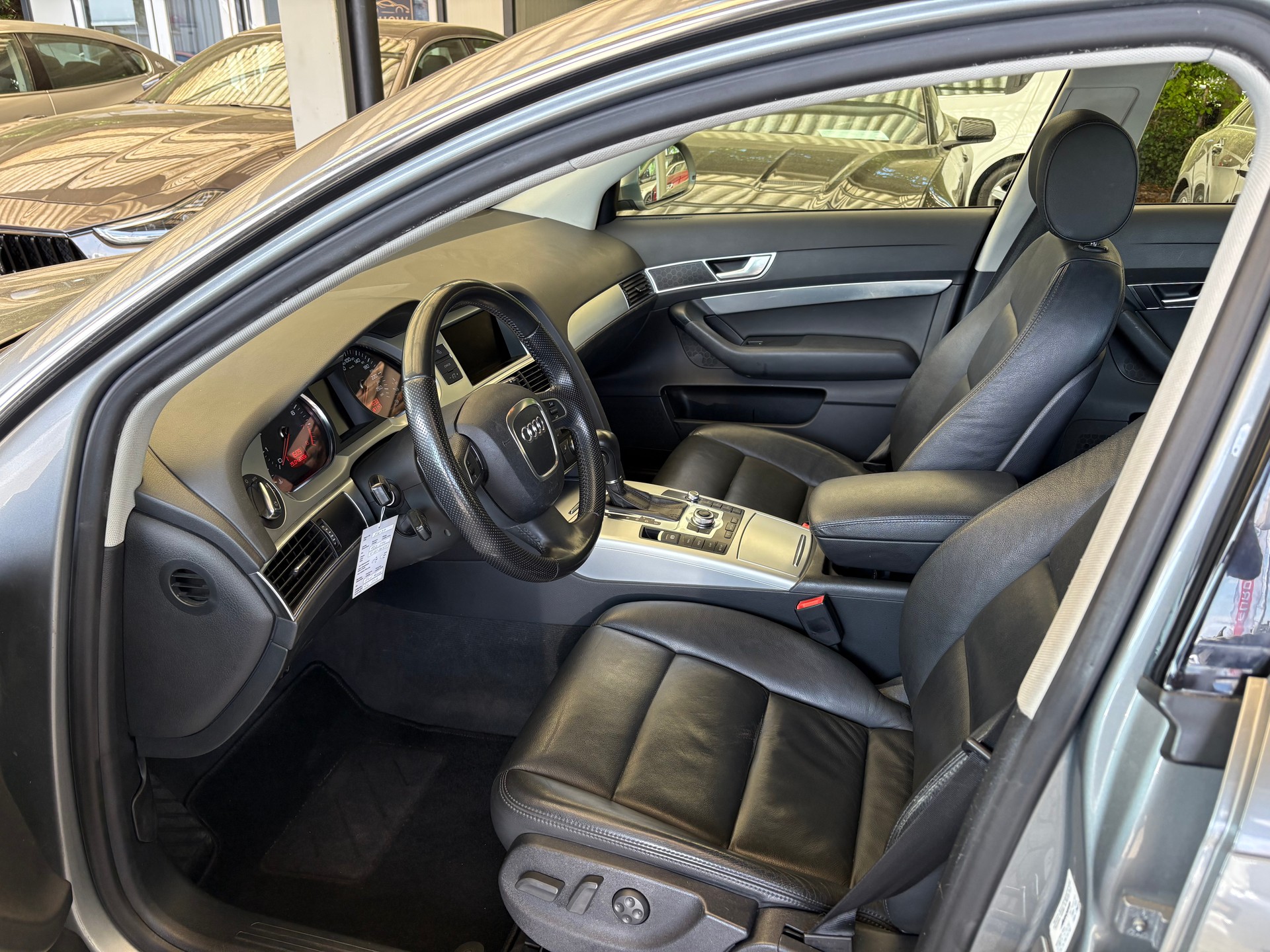 AUDI A6 Avant 2.8 V6 FSI multitronic-image-5