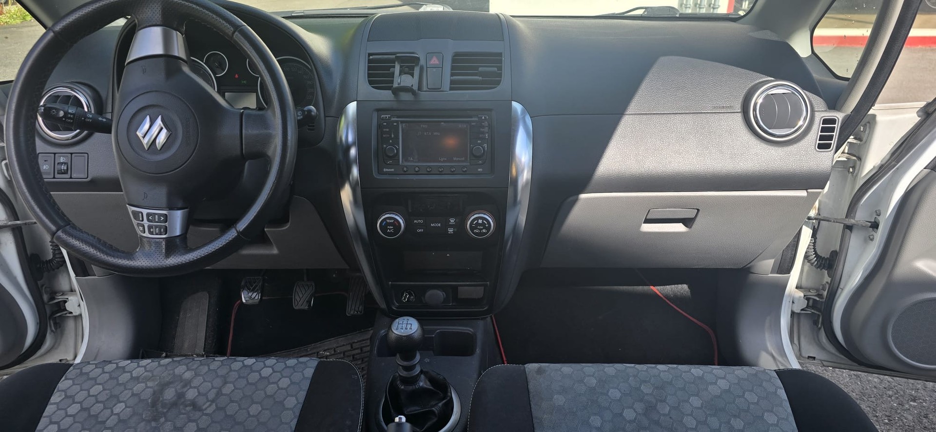 SUZUKI SX4 2.0 TD GL Top 4WD-image-9