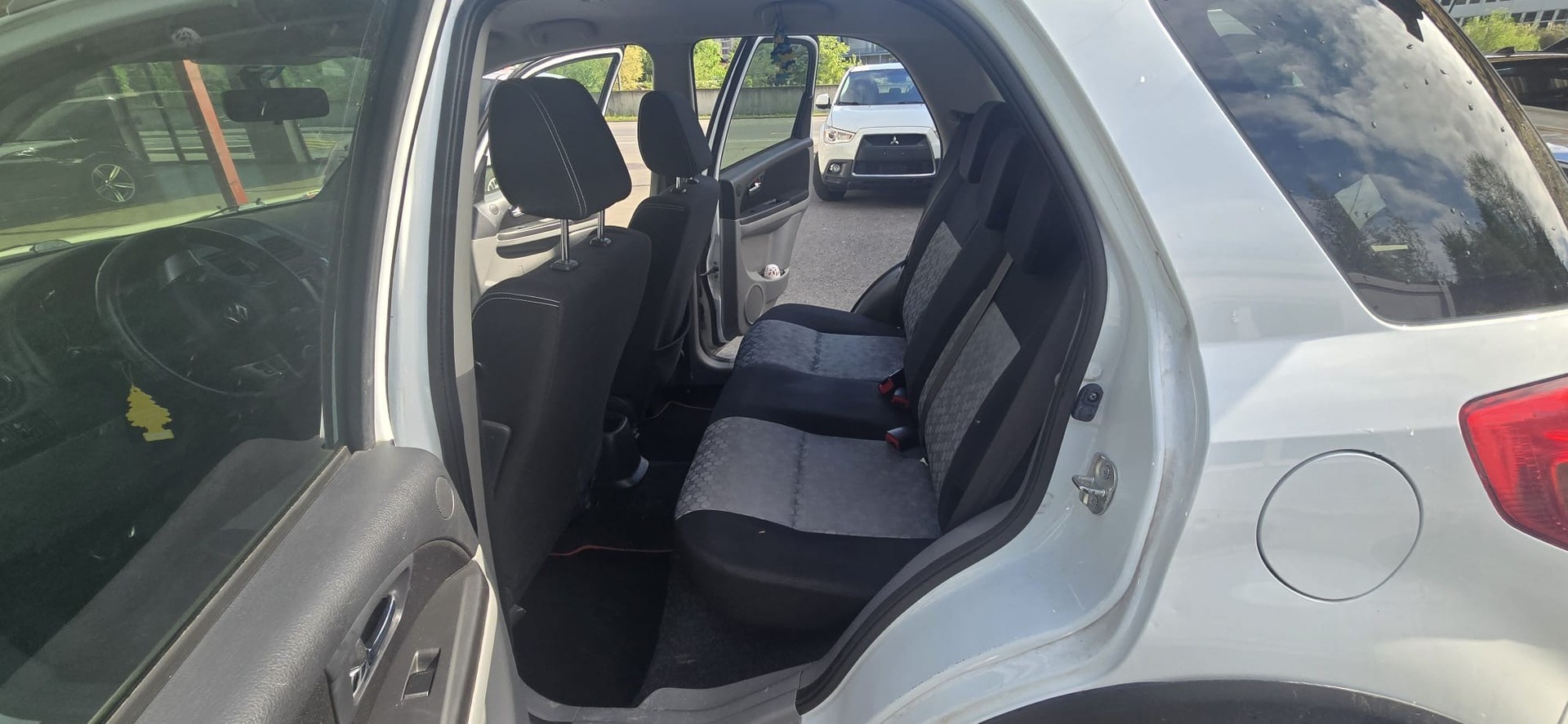 SUZUKI SX4 2.0 TD GL Top 4WD-image-12