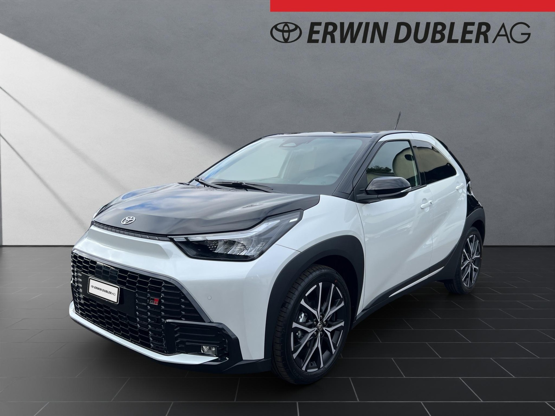TOYOTA Aygo X 1.5 VVT-i HSD GR Sport-image-0