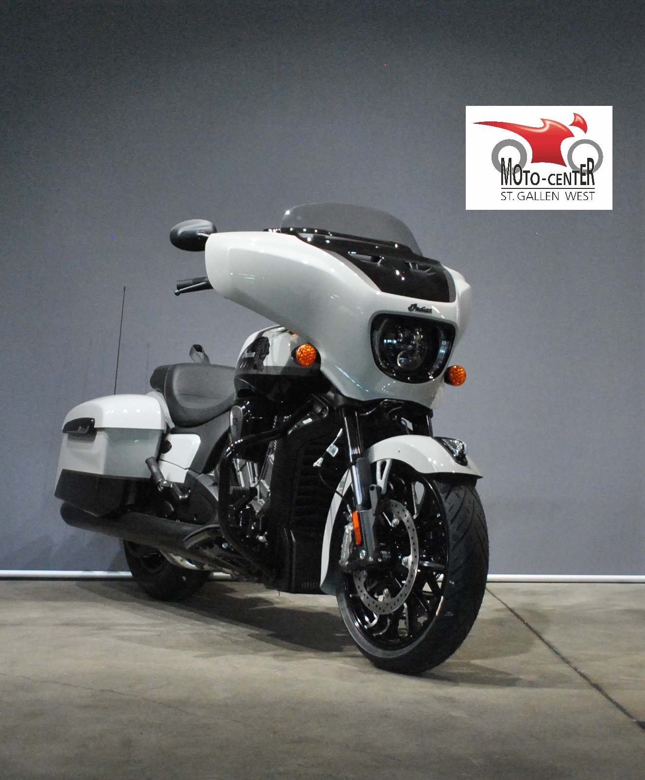 INDIAN Chieftain Power Plus Dark Horse