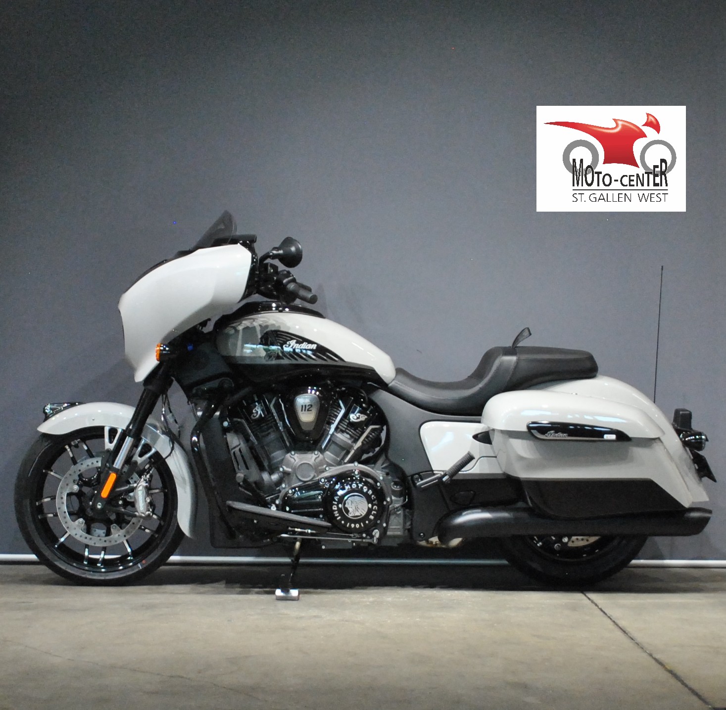 INDIAN Chieftain Power Plus Dark Horse-showroom-element-2