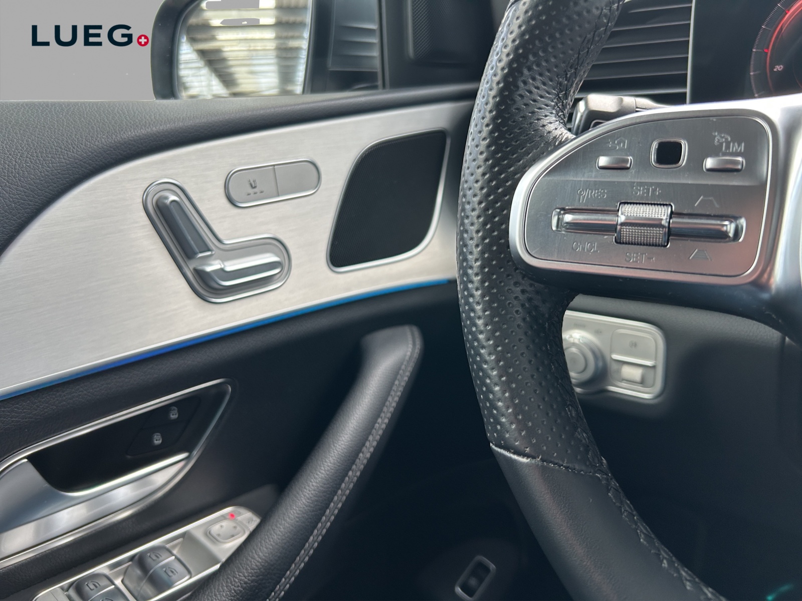 MERCEDES-BENZ GLE 350 de 4Matic AMG Line 9G-Tronic-image-12