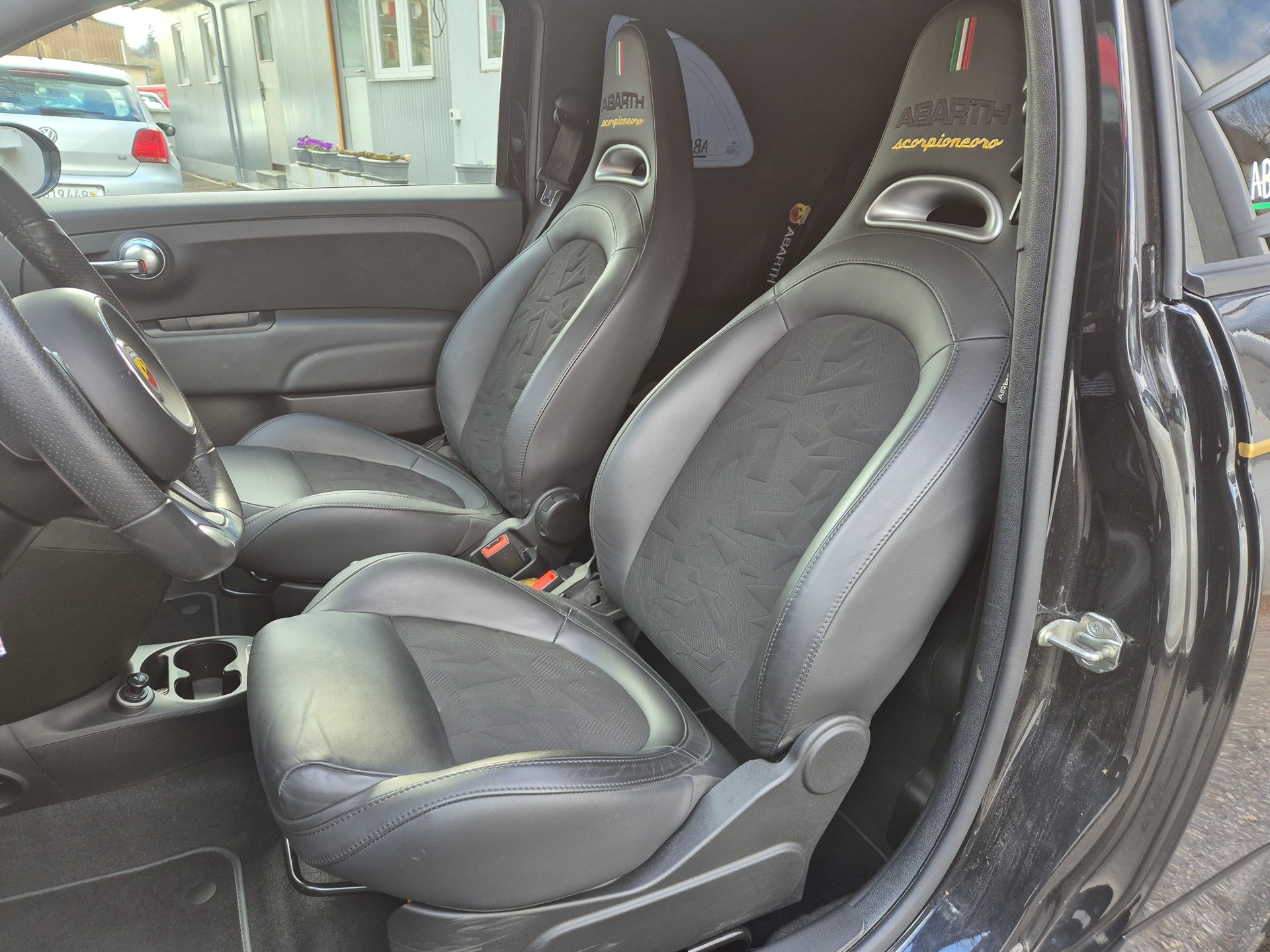 FIAT 595C 1.4 16V Turbo Abarth Scorpione Oro * 1 of 2000 * Akrapovic * Frisch ab Service * MFK * 8 Fach Bereift *-image-7