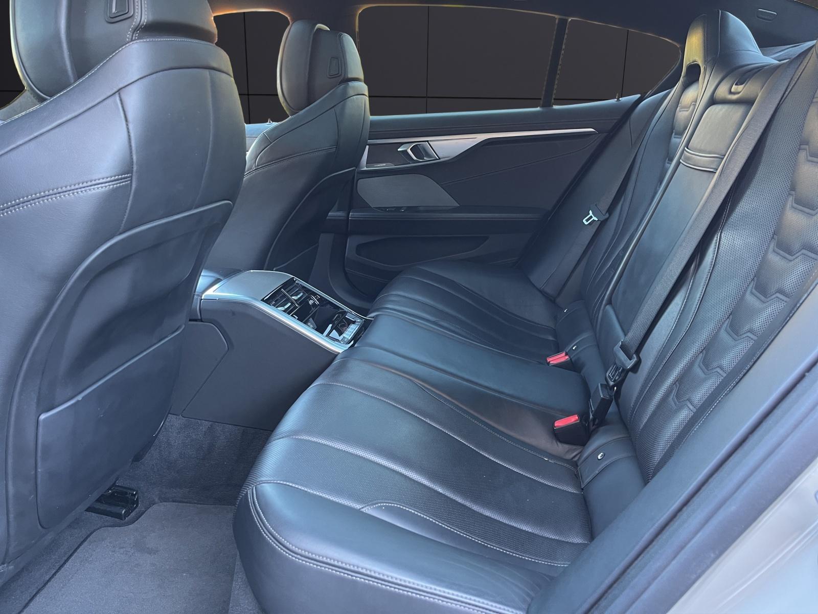 BMW M850i xDrive Gran Coupé-image-13