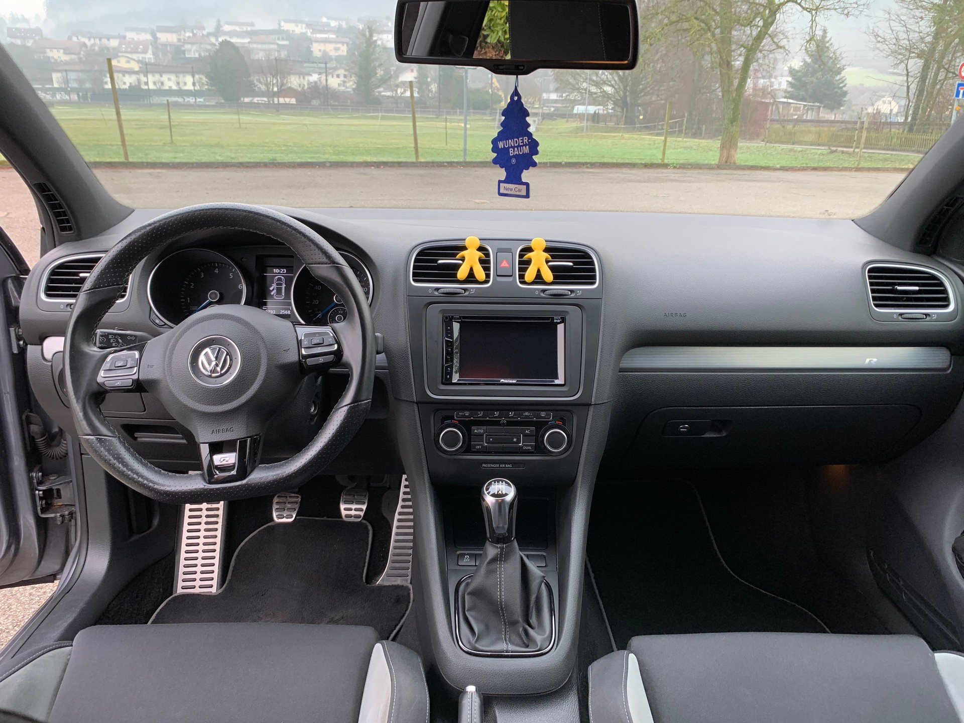 VW 2.0 TSI R 4motion-image-3