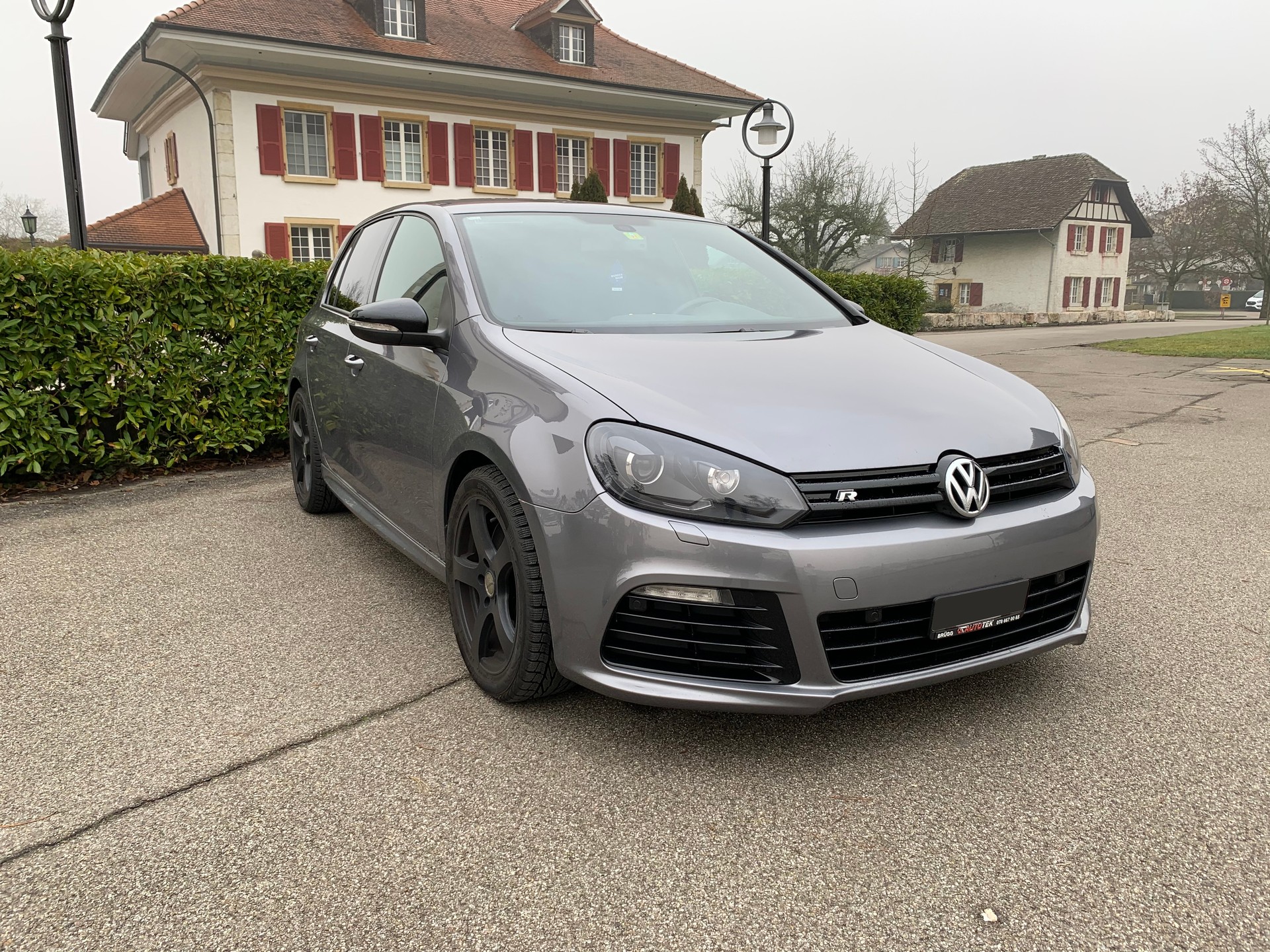 VW 2.0 TSI R 4motion-image-2