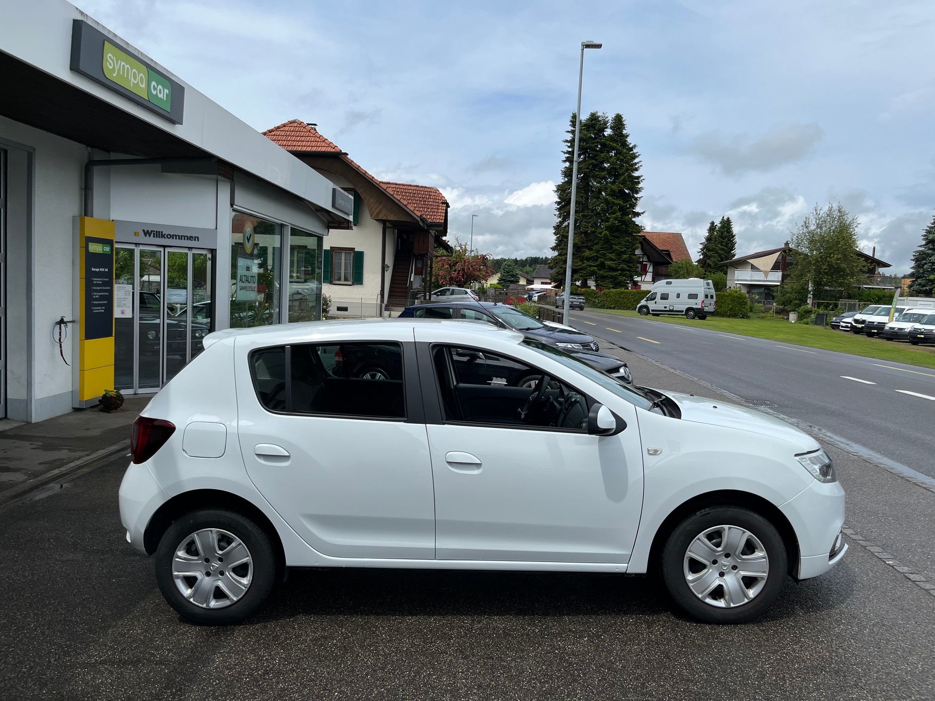 DACIA Sandero TCe 90 Comfort+++AB MFK+++MIT 12 MONATEN GARANTIE+++-image-2