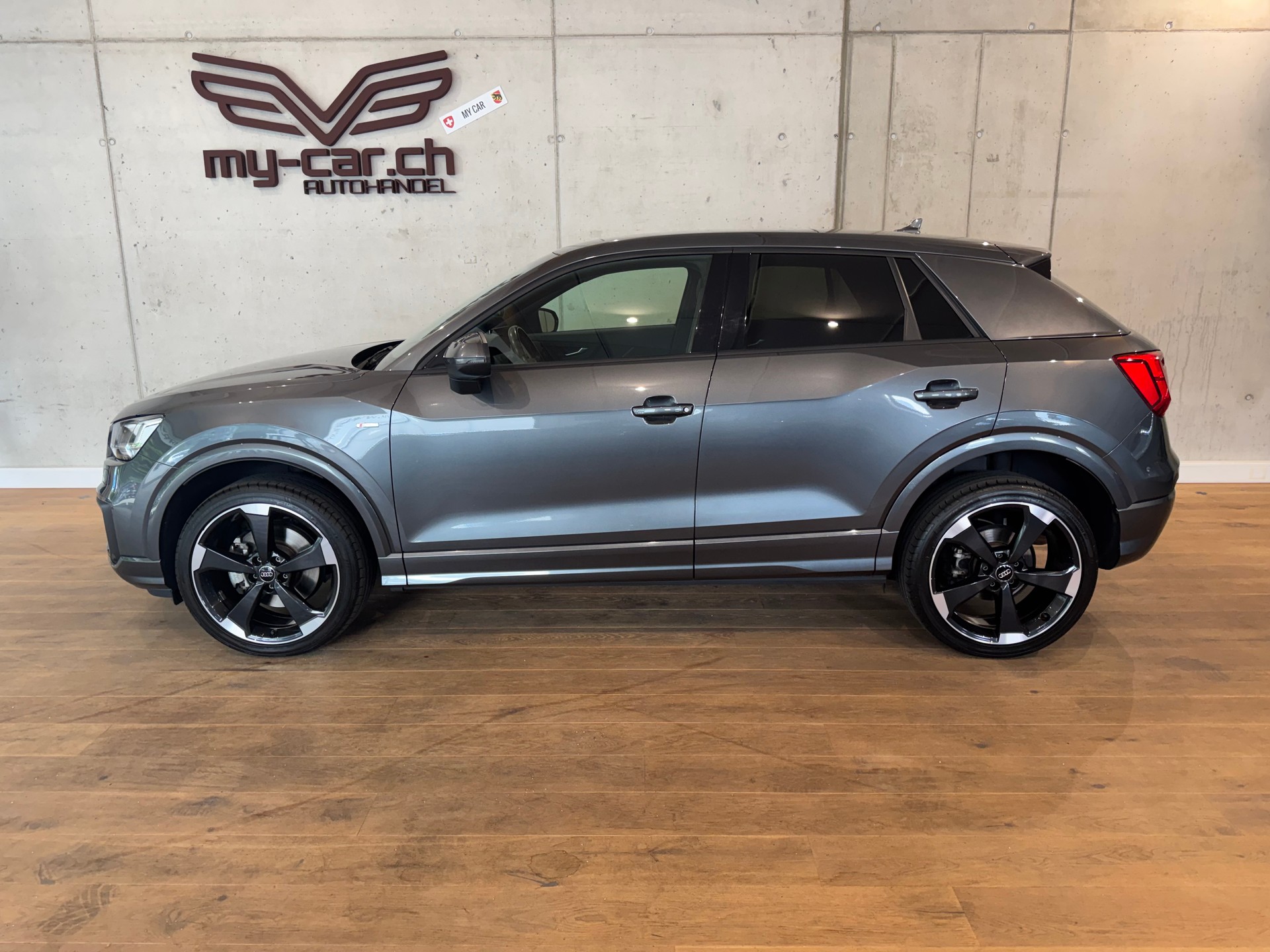 AUDI Q2 2.0 TFSI sport S Line quattro S-tronic || PANORAMA || SPURHALTE || S-LINE INTERIEUR & EXTERIEUR-image-5