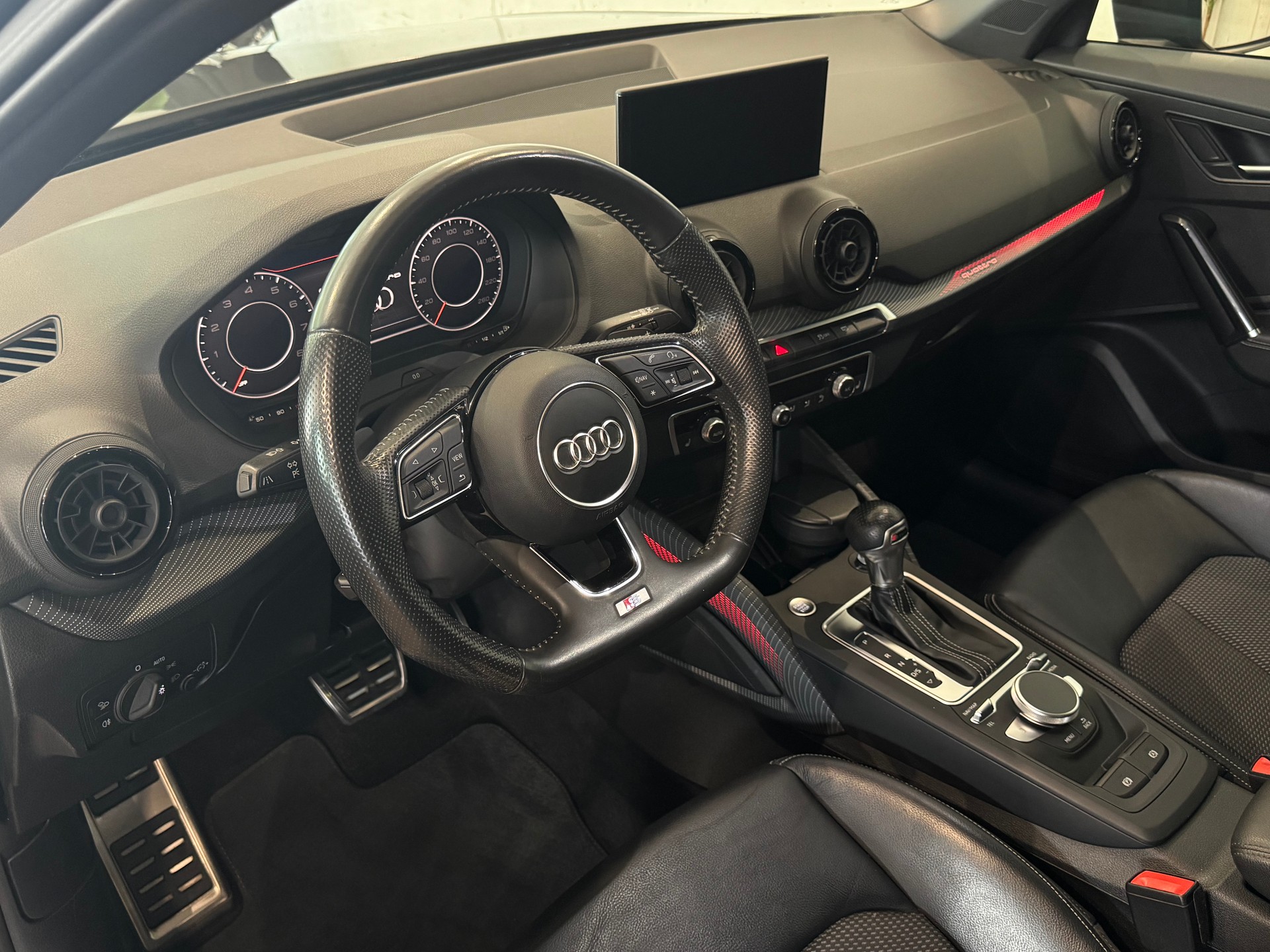 AUDI Q2 2.0 TFSI sport S Line quattro S-tronic || PANORAMA || SPURHALTE || S-LINE INTERIEUR & EXTERIEUR-image-18
