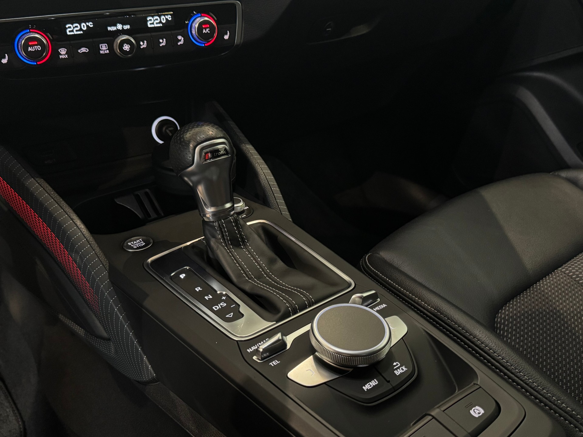 AUDI Q2 2.0 TFSI sport S Line quattro S-tronic || PANORAMA || SPURHALTE || S-LINE INTERIEUR & EXTERIEUR-image-24