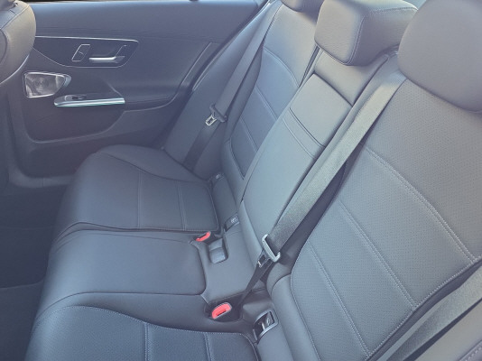 MERCEDES-BENZ C 200 4 Matic-image-8