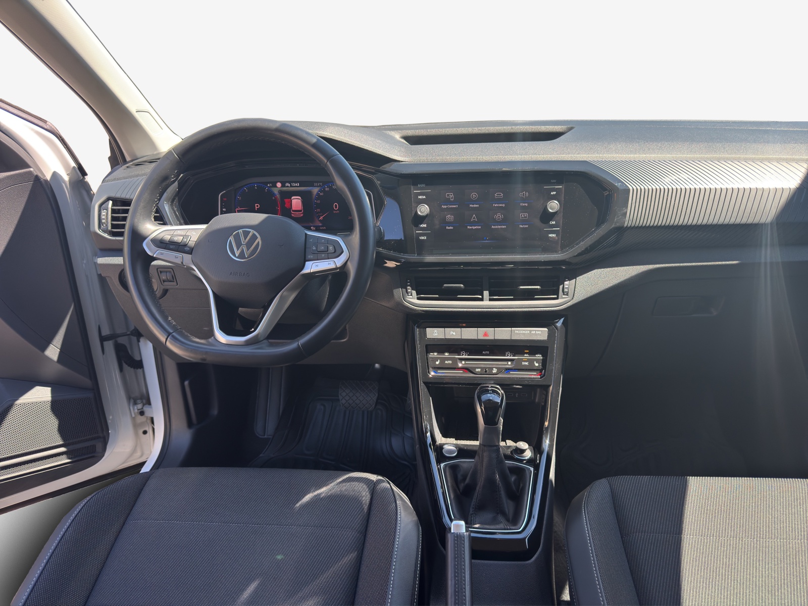 VW T-Cross Life 1.0 TSI 110PS DSG-image-9