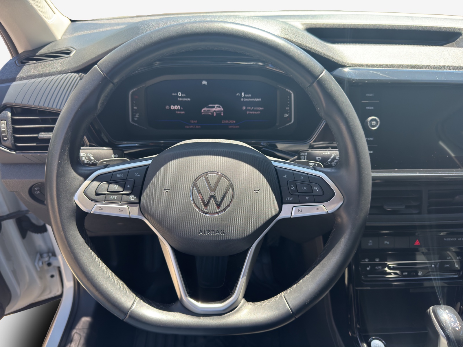 VW T-Cross Life 1.0 TSI 110PS DSG-image-7