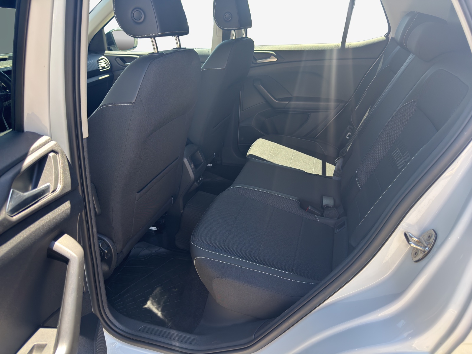 VW T-Cross Life 1.0 TSI 110PS DSG-image-10