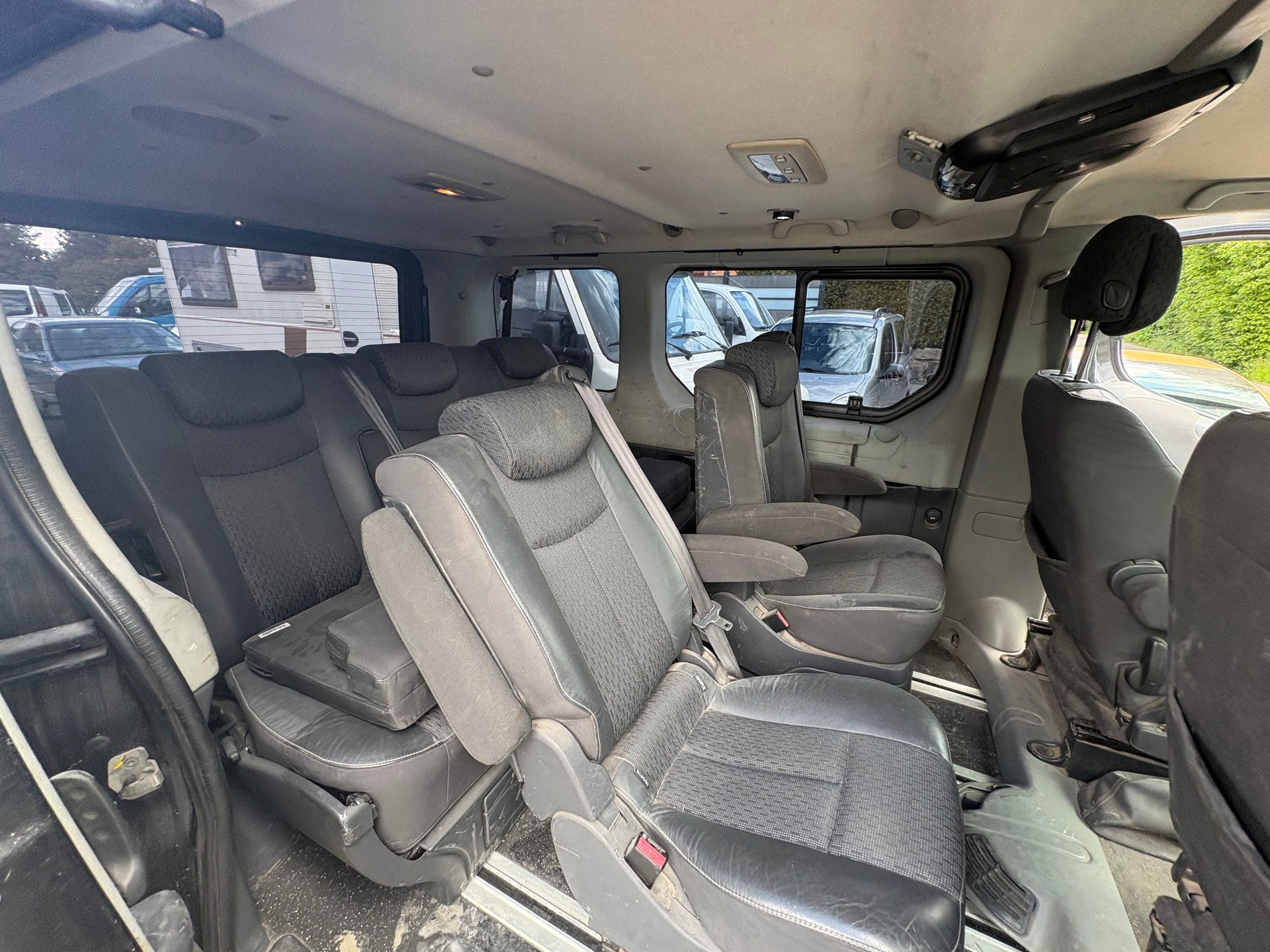 RENAULT trafic Multivan Doppelbett 7 Plätze MFK-image-3
