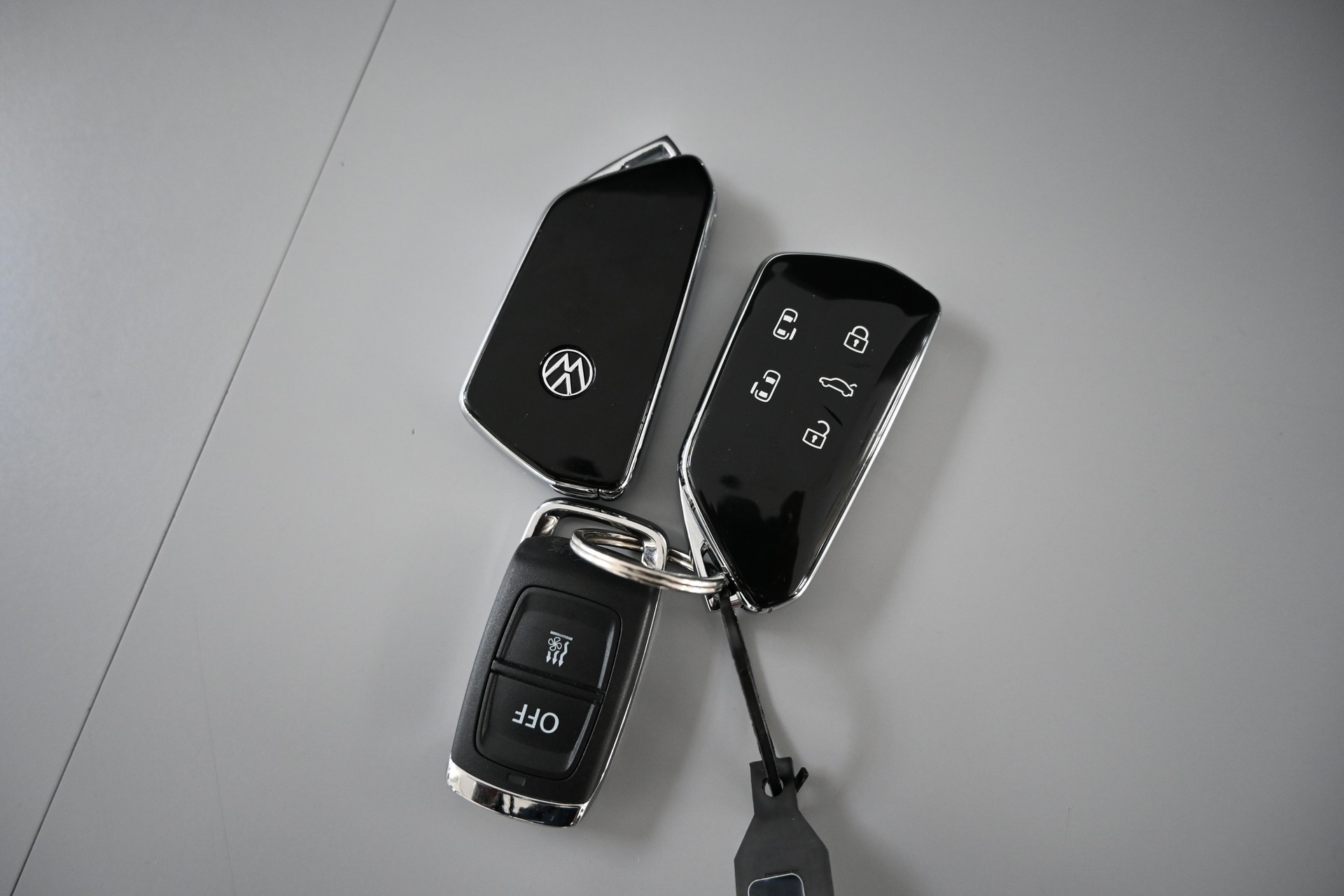 VW Multivan 2.0 TDI Style DSG Lang 7-Plätzer + AHK 2000kg + Standheizung-image-9