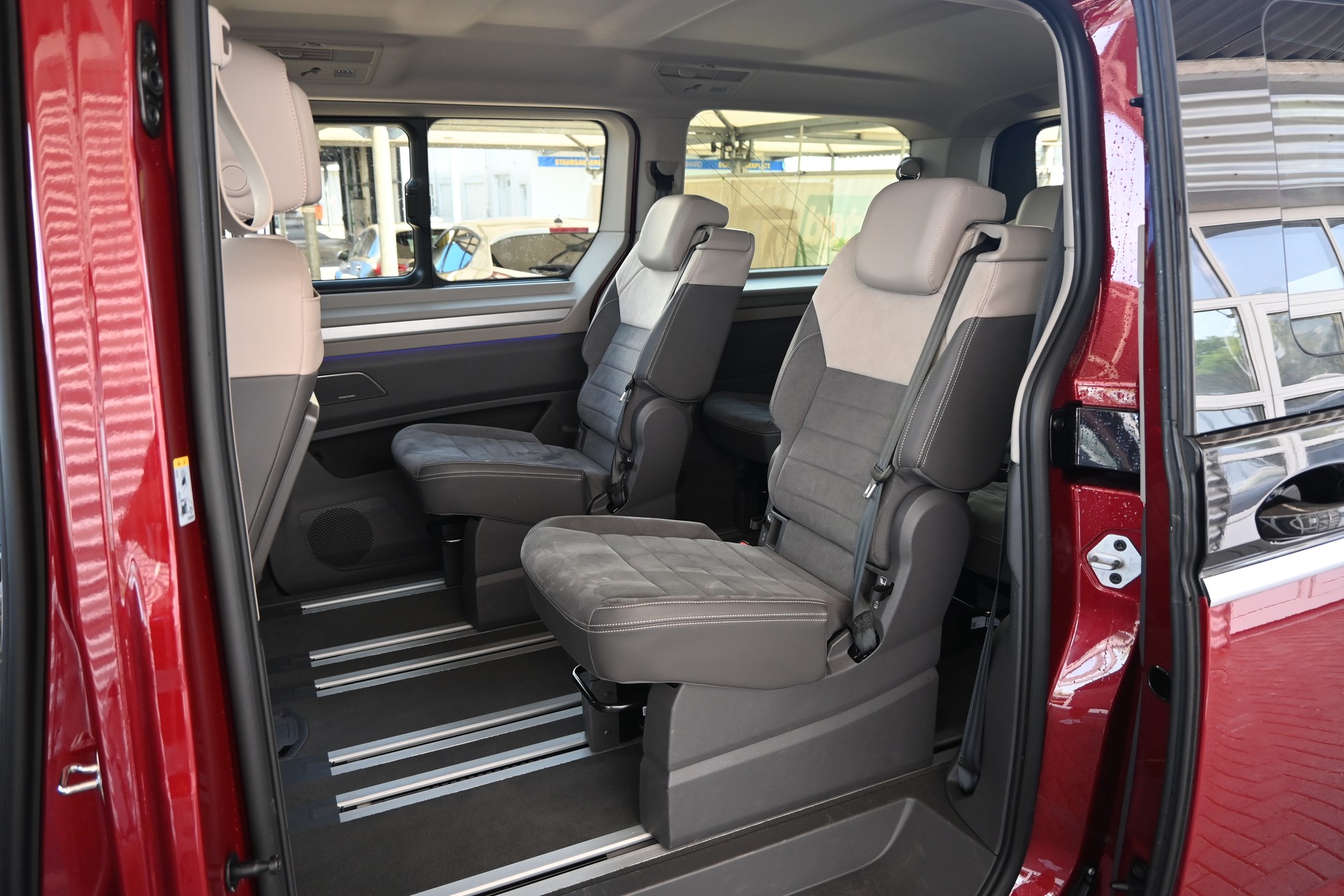 VW Multivan 2.0 TDI Style DSG Lang 7-Plätzer + AHK 2000kg + Standheizung-image-16