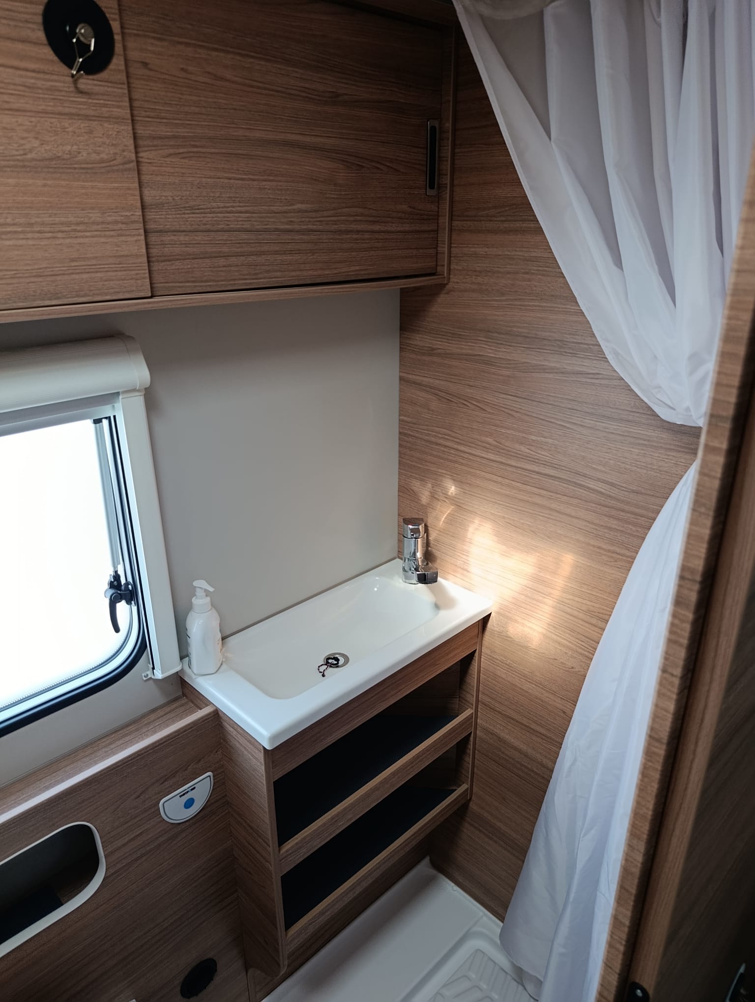 WEINSBERG Carahome MEG 650 *** Absolut voll ausgestattet und dank modernster Technik komplett autark***Automat 160PS *2x Lithium *-image-17