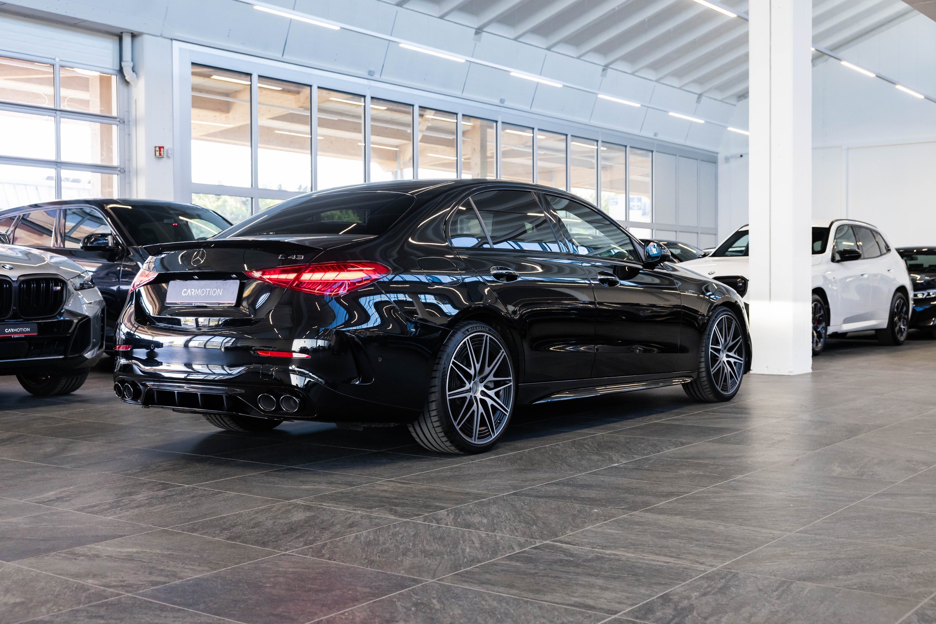 MERCEDES-BENZ C 43 AMG 4matic / Panorama-Schiebedach / Head-Up Display / Burmester Sound-showroom-element-3