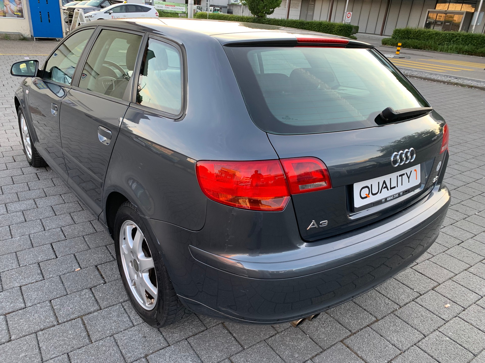 AUDI A3 Sportback 2.0 FSI Ambition-image-2
