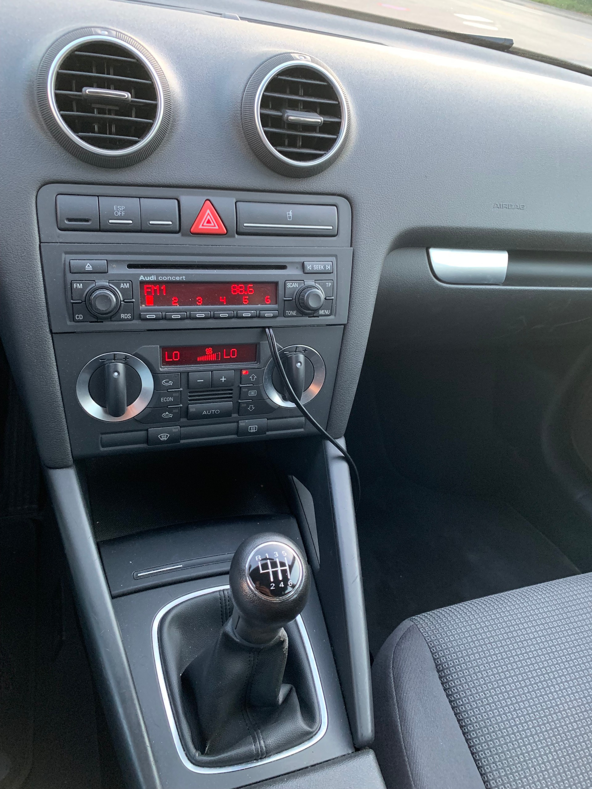 AUDI A3 Sportback 2.0 FSI Ambition-image-8
