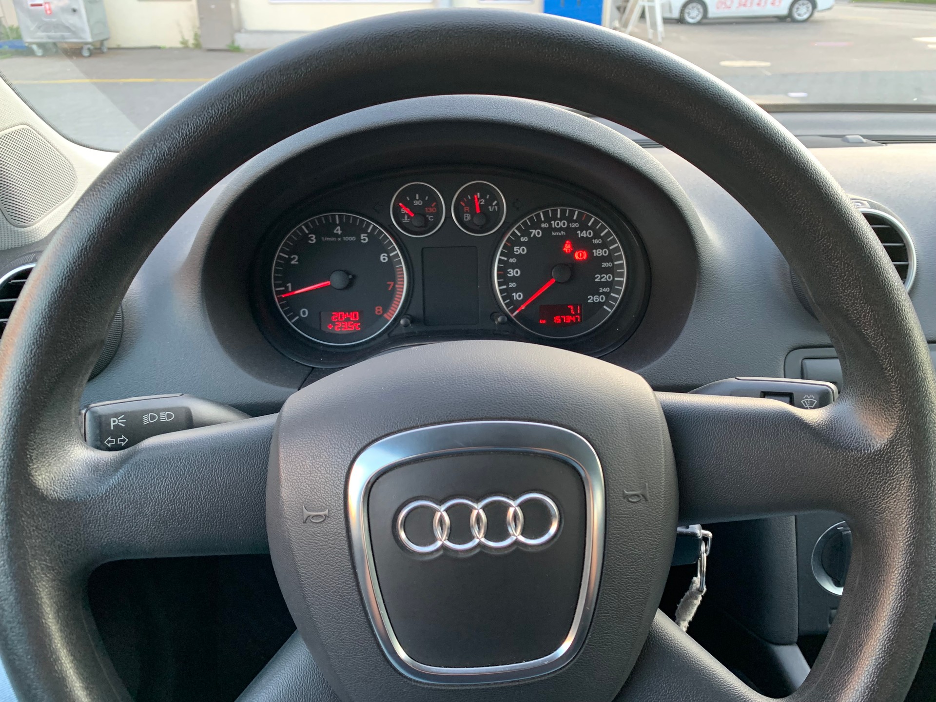 AUDI A3 Sportback 2.0 FSI Ambition-image-9