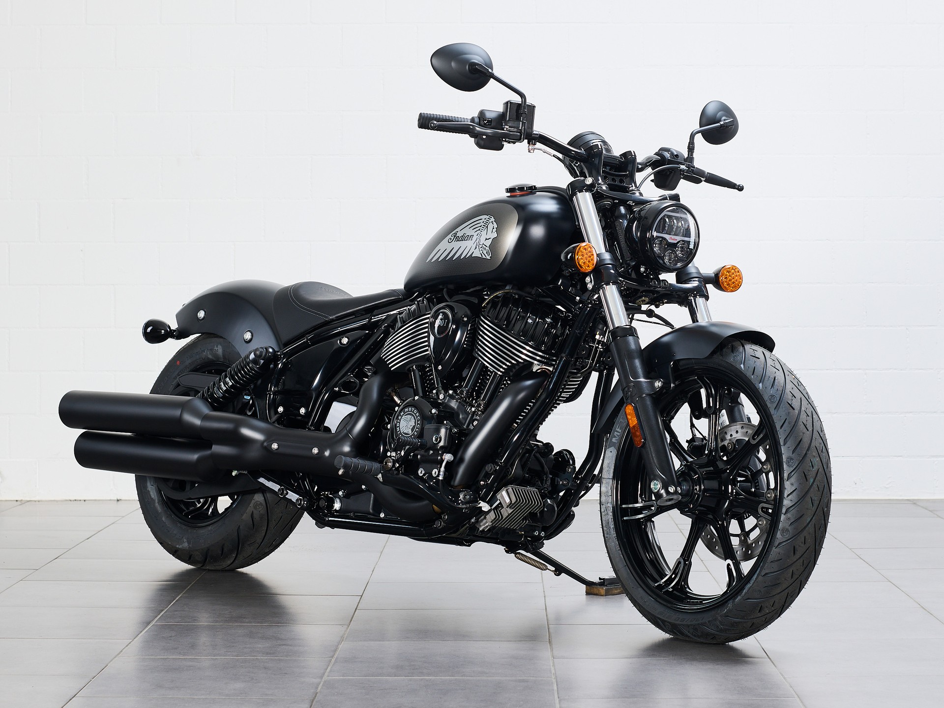 INDIAN Chief Dark Horse-showroom-element-1