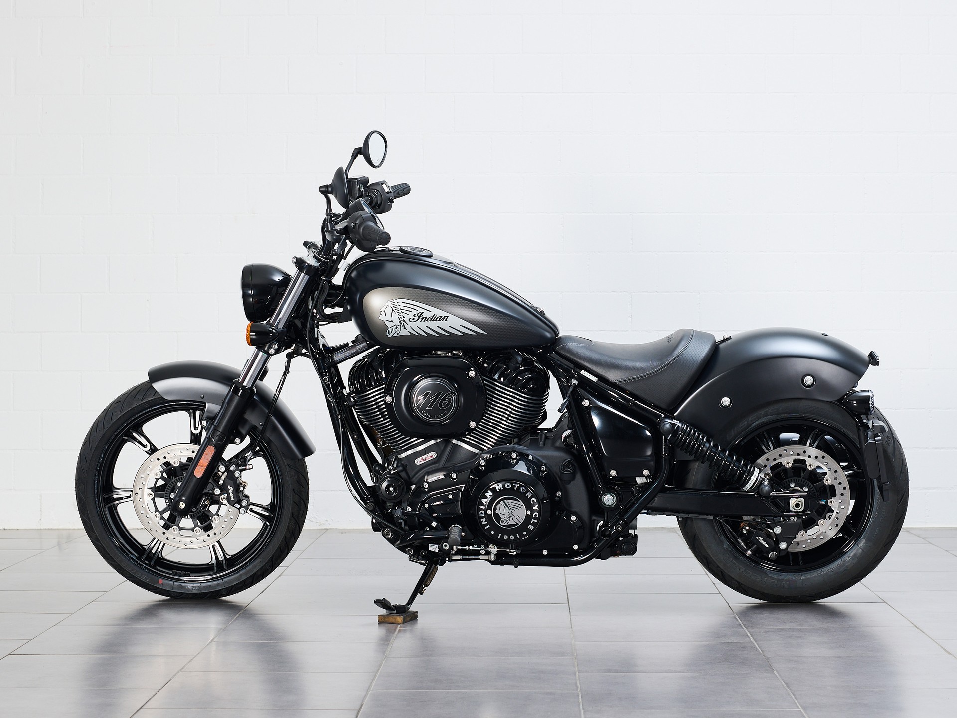 INDIAN Chief Dark Horse-showroom-element-2
