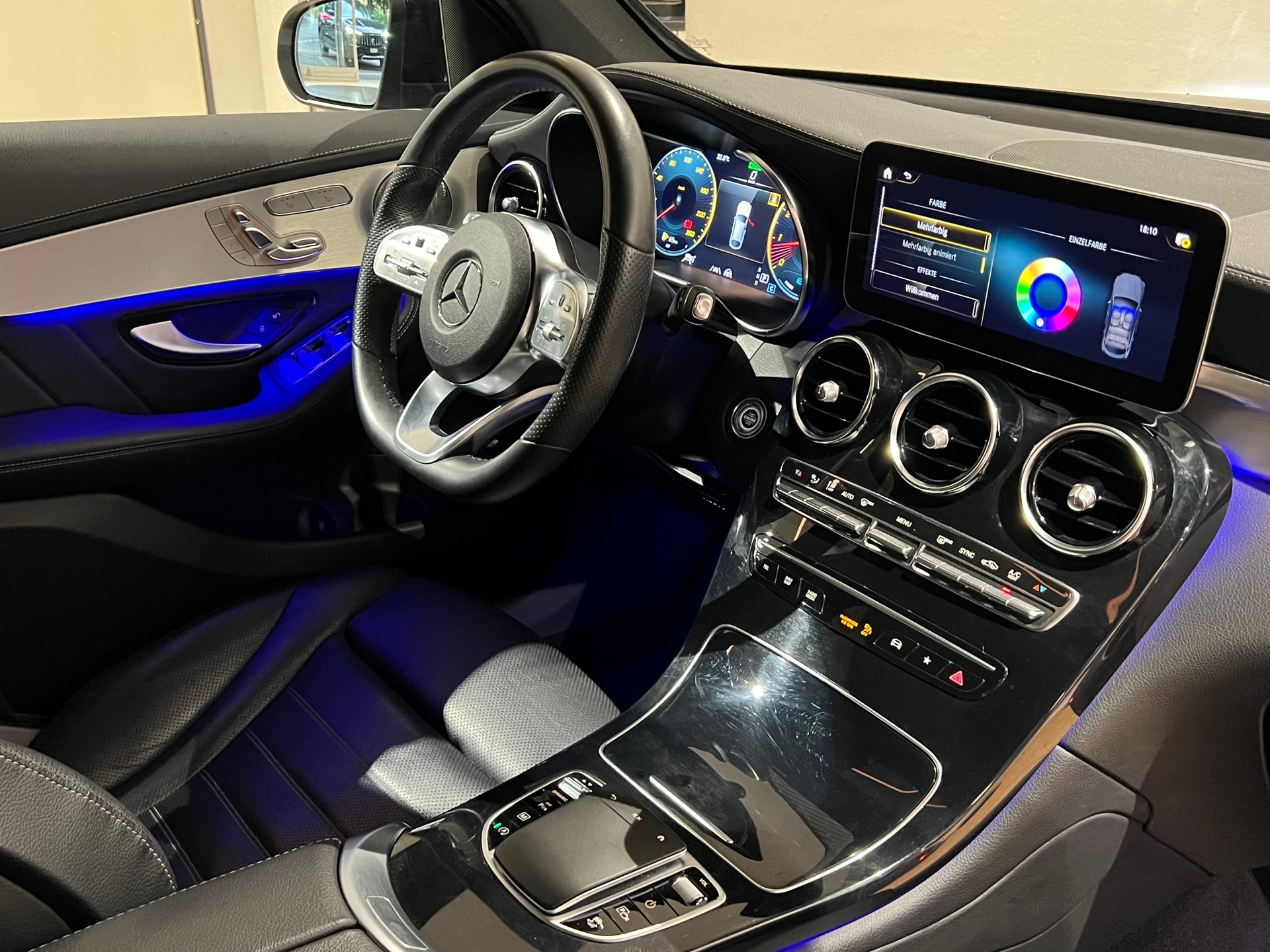 MERCEDES-BENZ GLC 200 Coupé AMG Line 4Matic 9G-Tronic-image-6