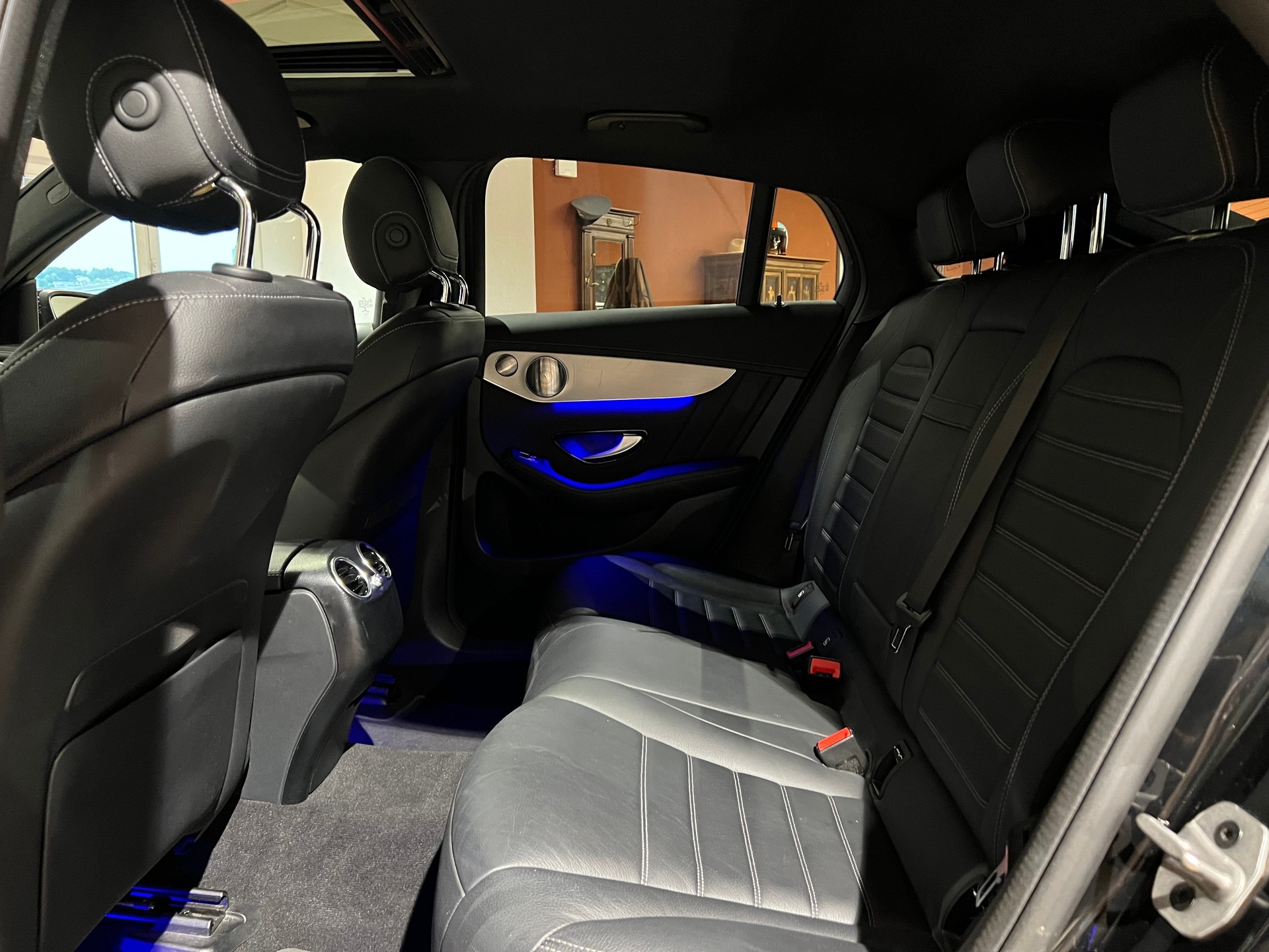 MERCEDES-BENZ GLC 200 Coupé AMG Line 4Matic 9G-Tronic-image-13