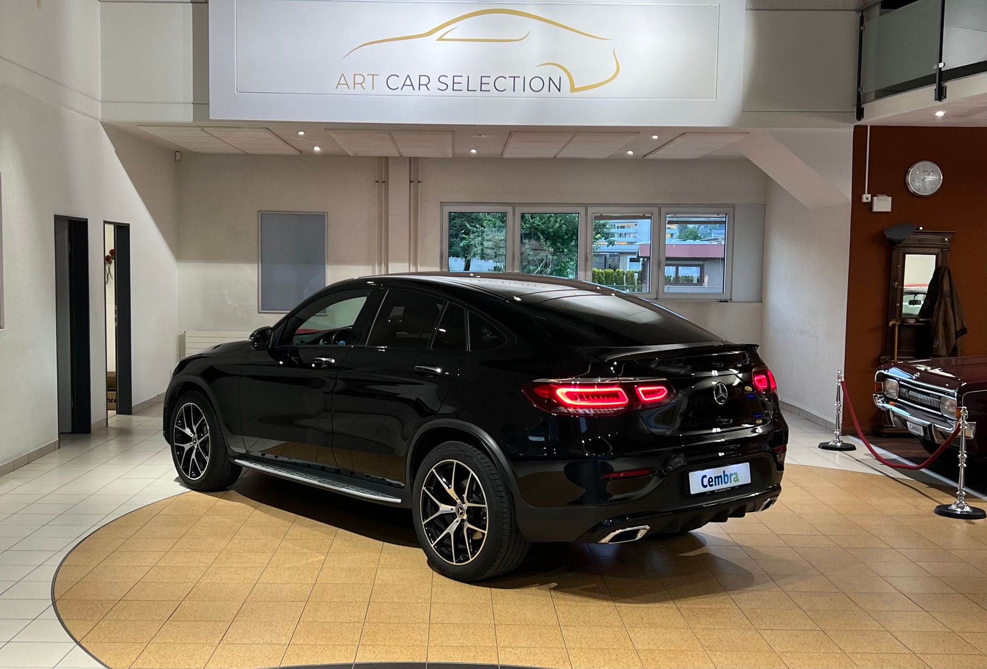 MERCEDES-BENZ GLC 200 Coupé AMG Line 4Matic 9G-Tronic-image-2