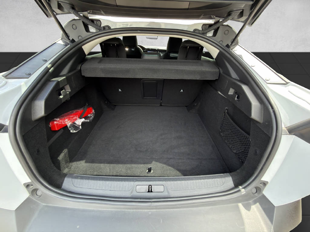 PEUGEOT 408 1.2 Hybrid Allure-image-5