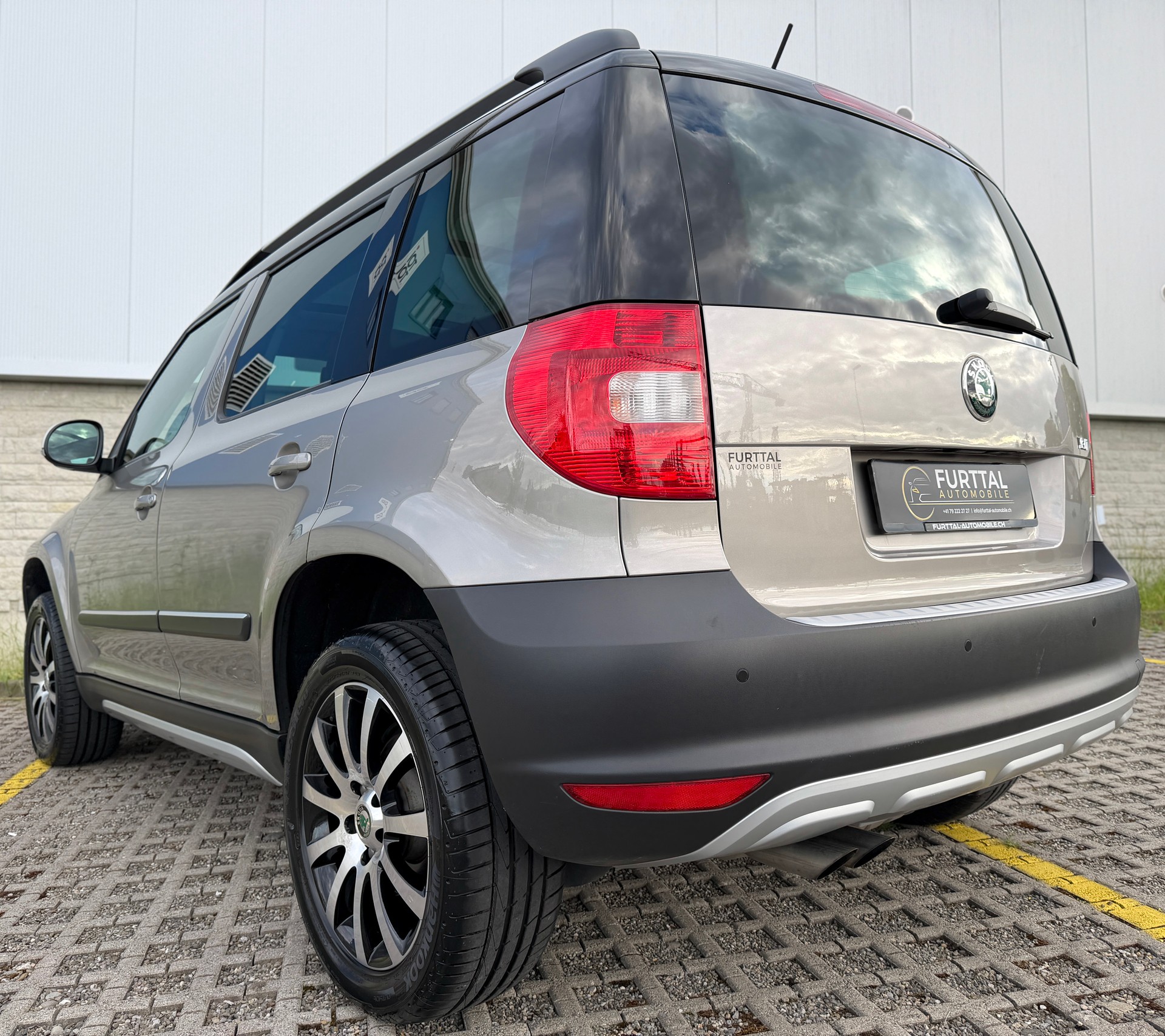 SKODA Yeti 2.0 TDI Elegance 4x4 DSG-image-8