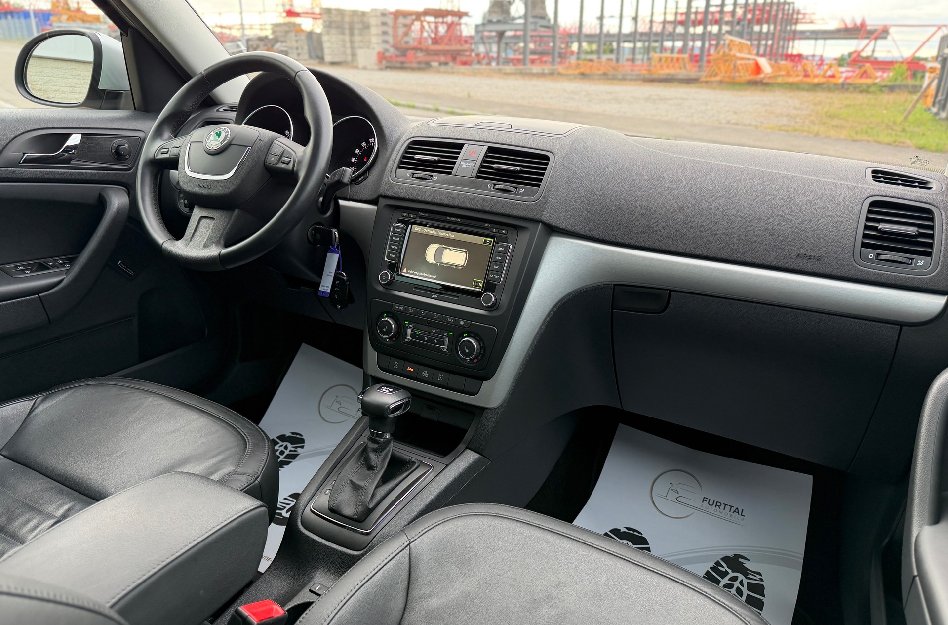 SKODA Yeti 2.0 TDI Elegance 4x4 DSG-image-17