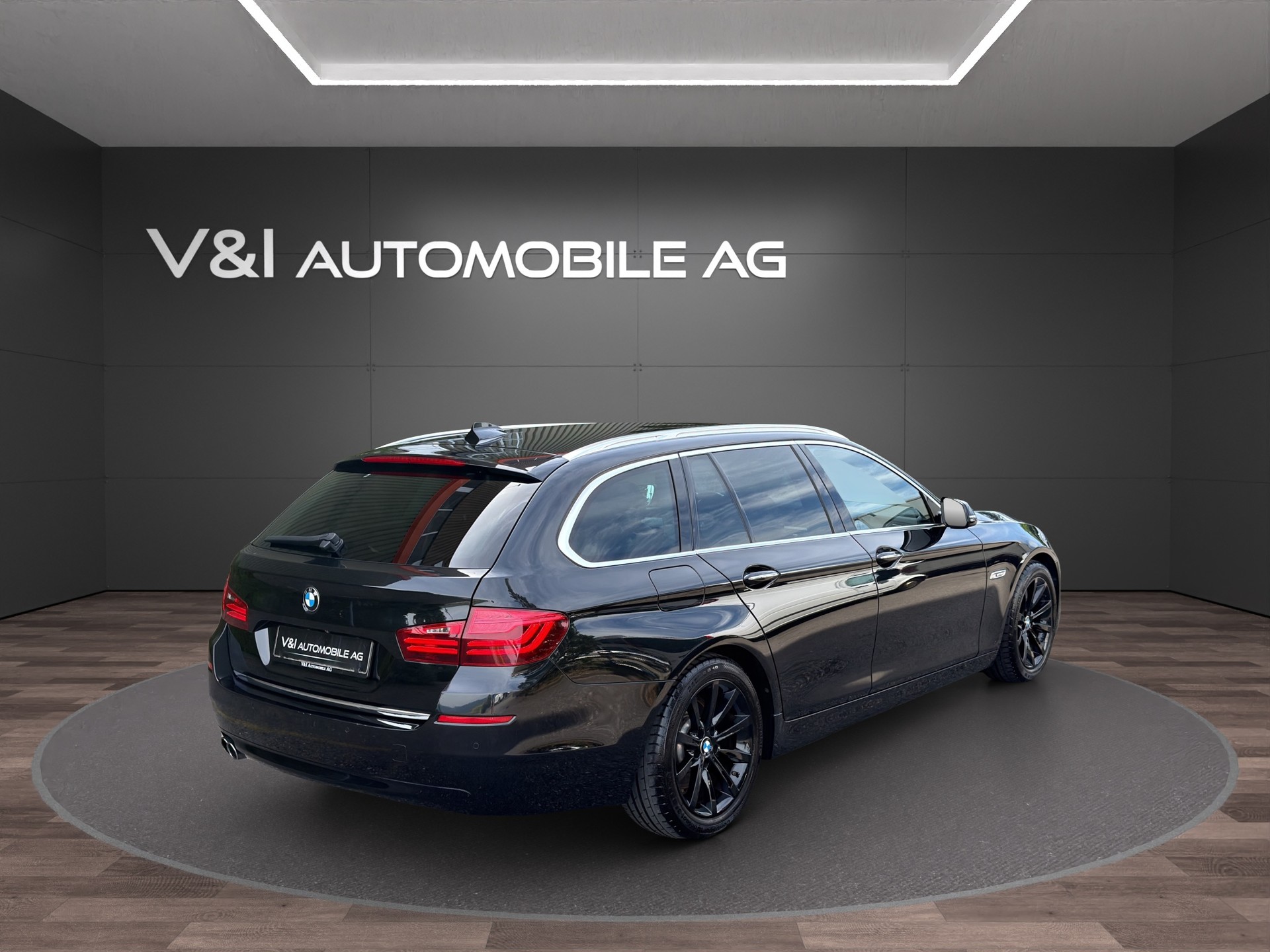 BMW 528i Touring xDrive Luxury Line Steptronic-image-4