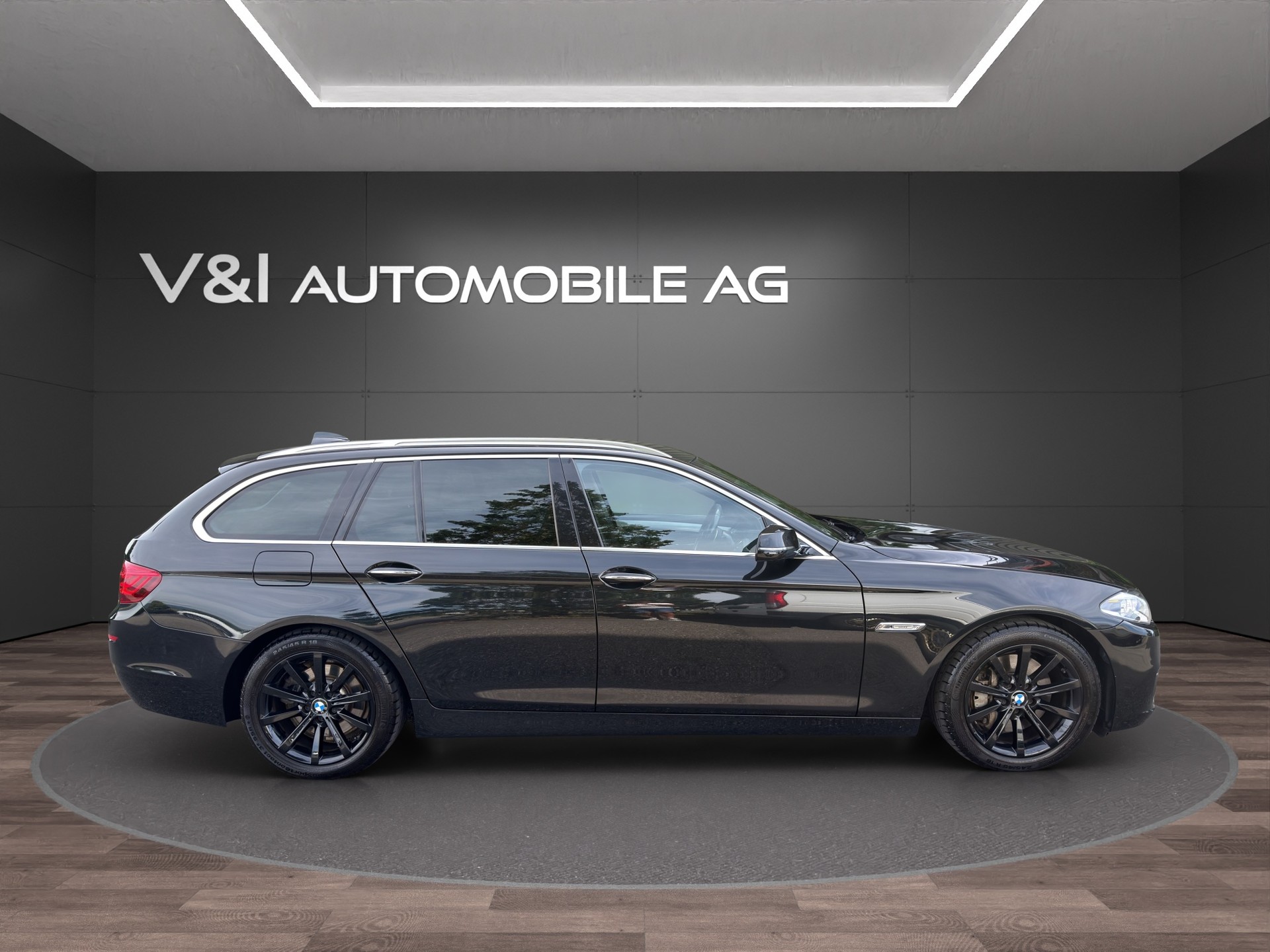 BMW 528i Touring xDrive Luxury Line Steptronic-image-7