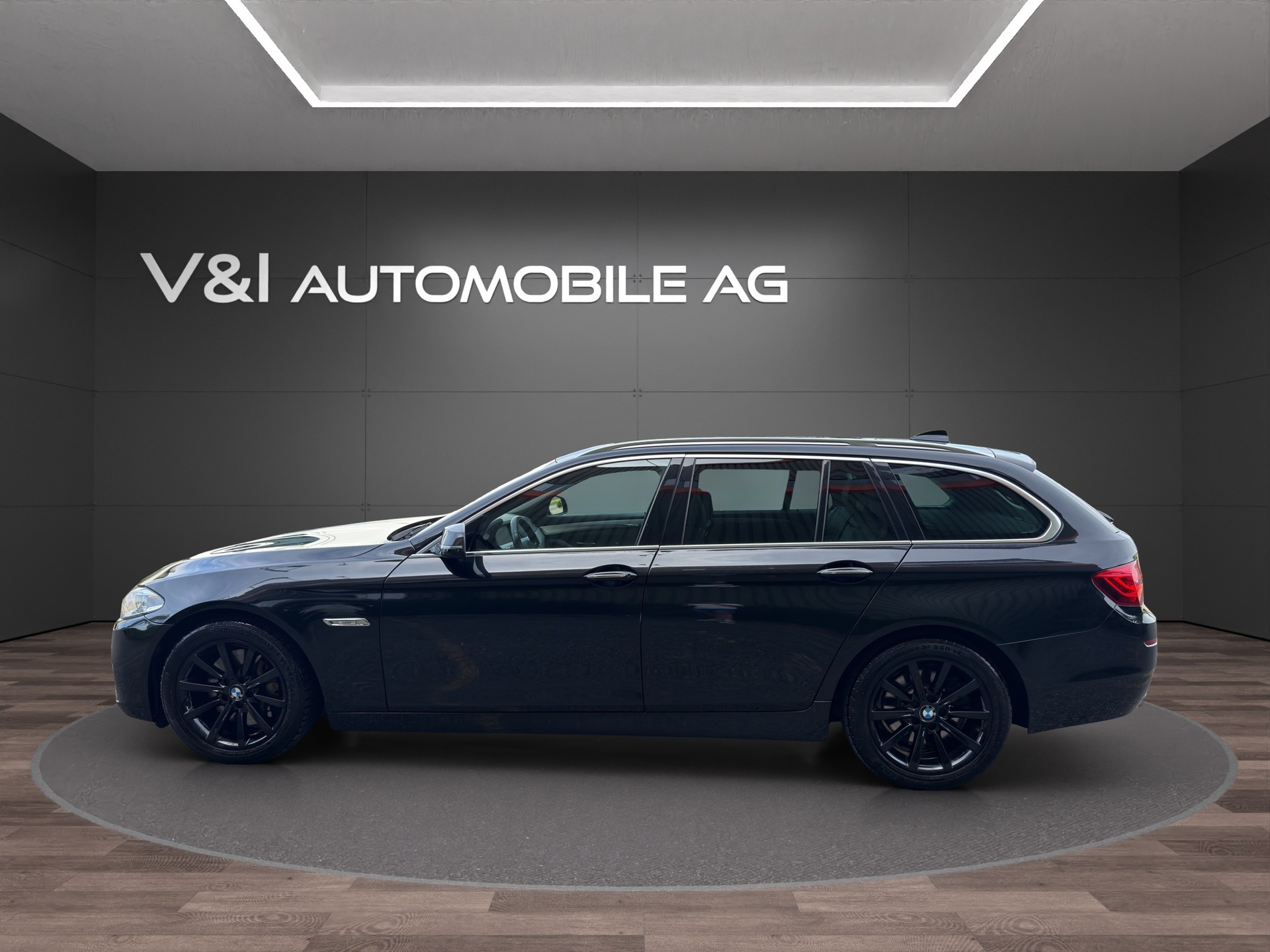 BMW 528i Touring xDrive Luxury Line Steptronic-image-6