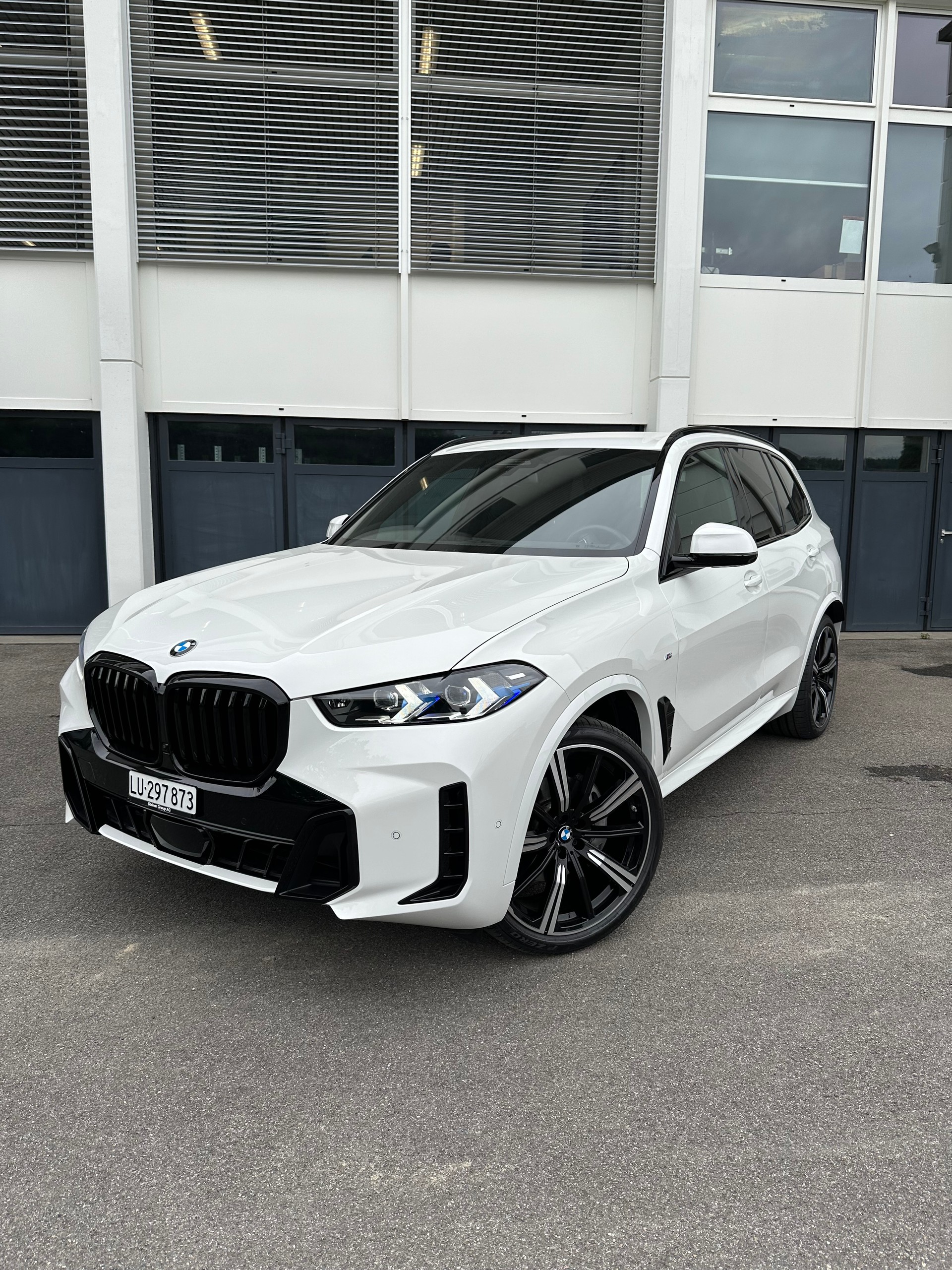 BMW 30d xDrive SAG-image-0