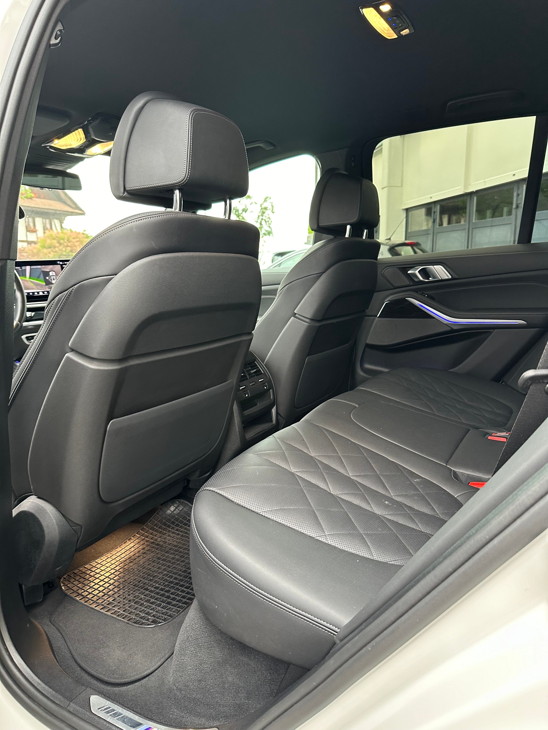 BMW 30d xDrive SAG-image-10