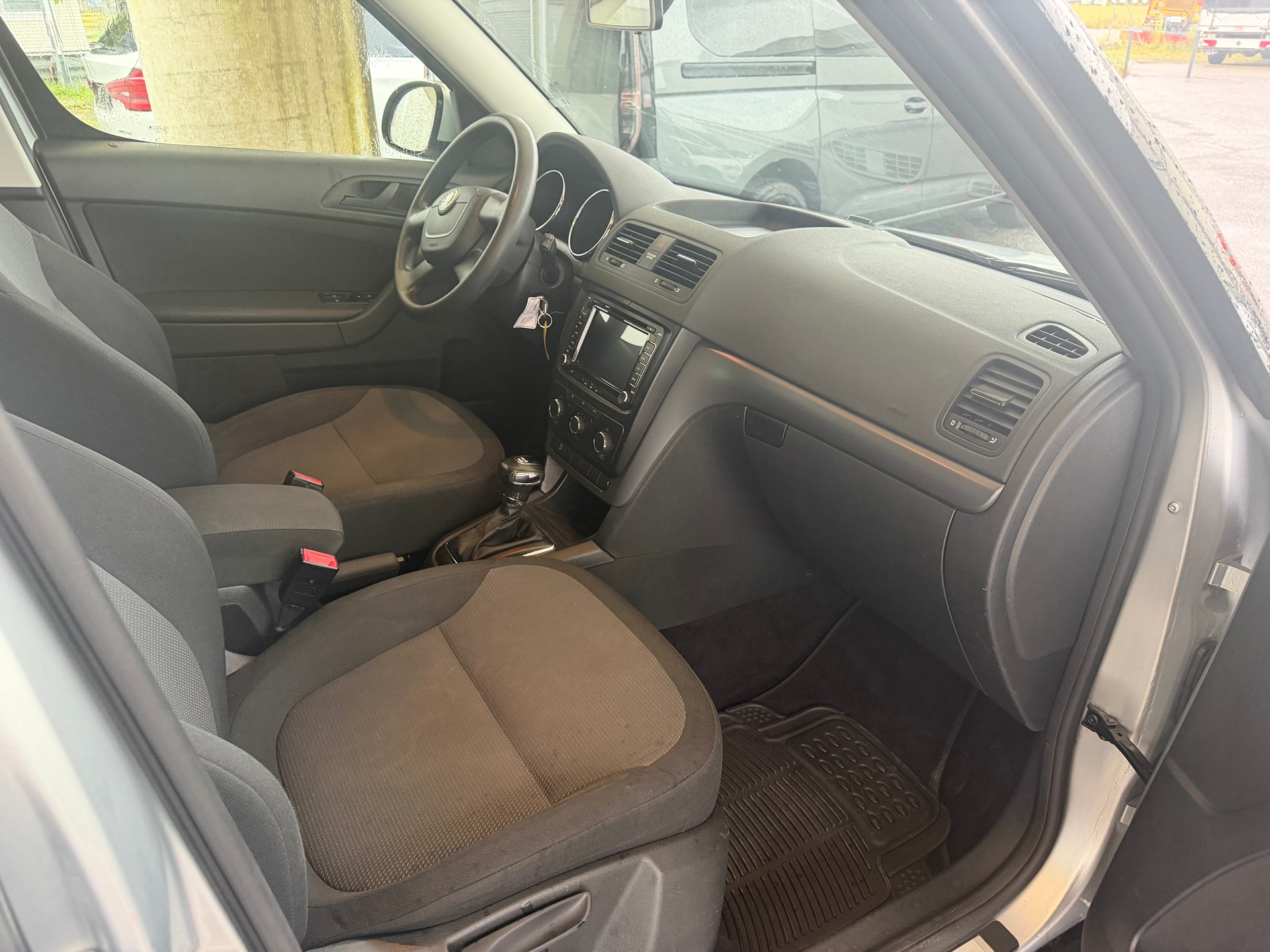 SKODA Yeti 2.0 TDI Ambition 4x4 DSG-image-8