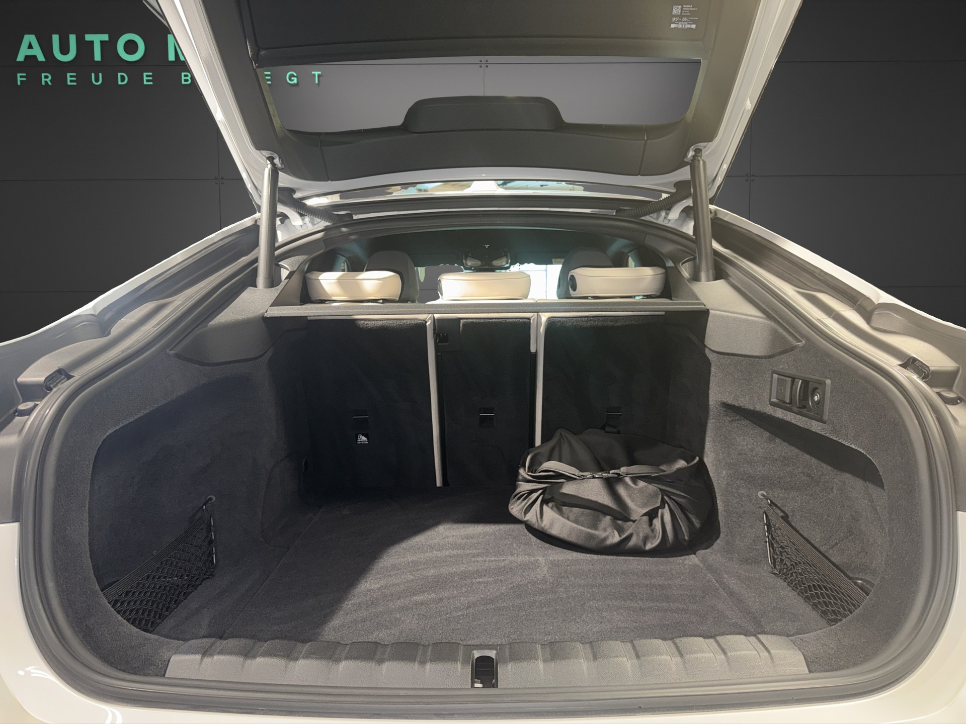 BMW i4 M50-image-16
