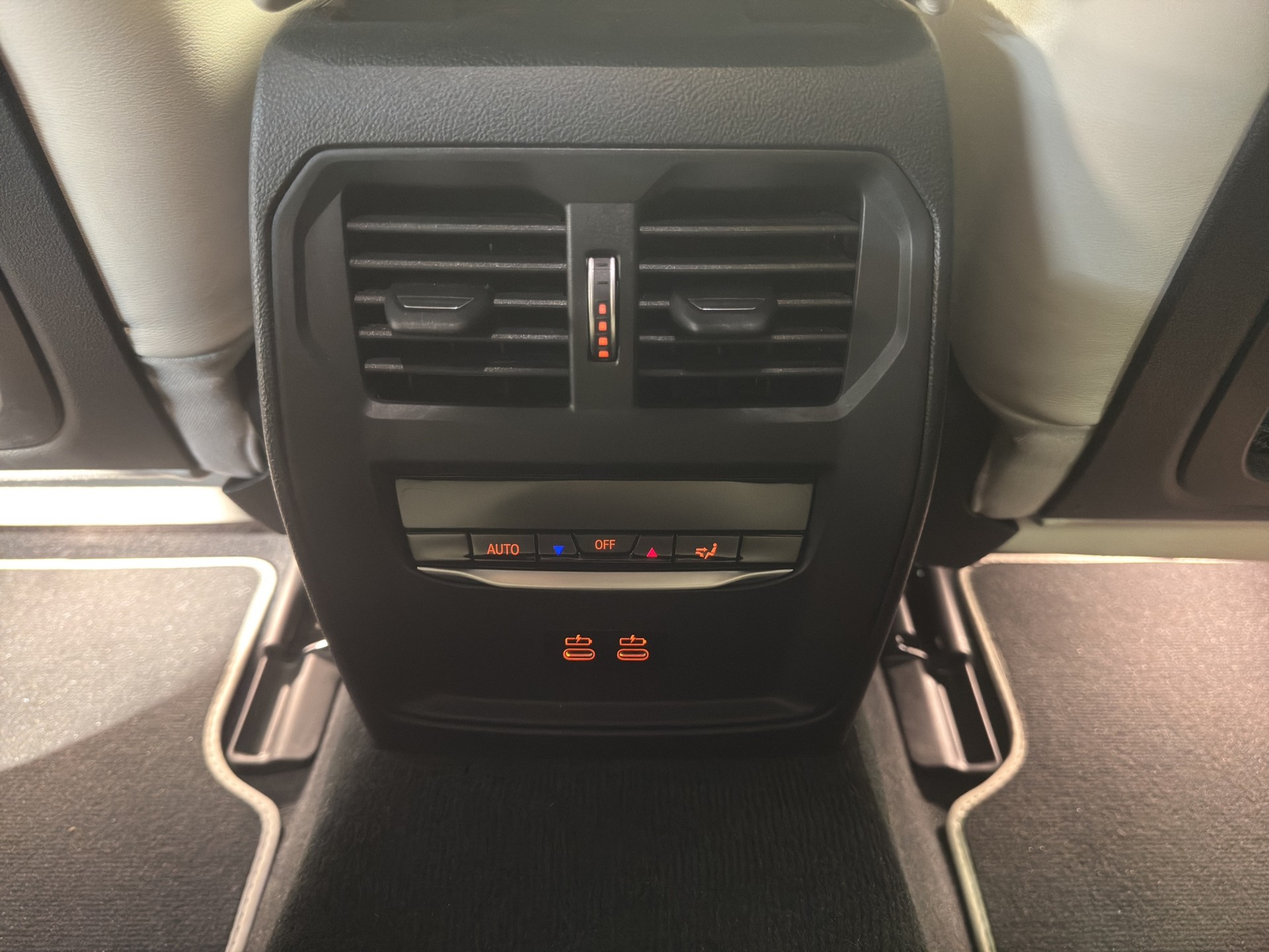 BMW i4 M50-image-11
